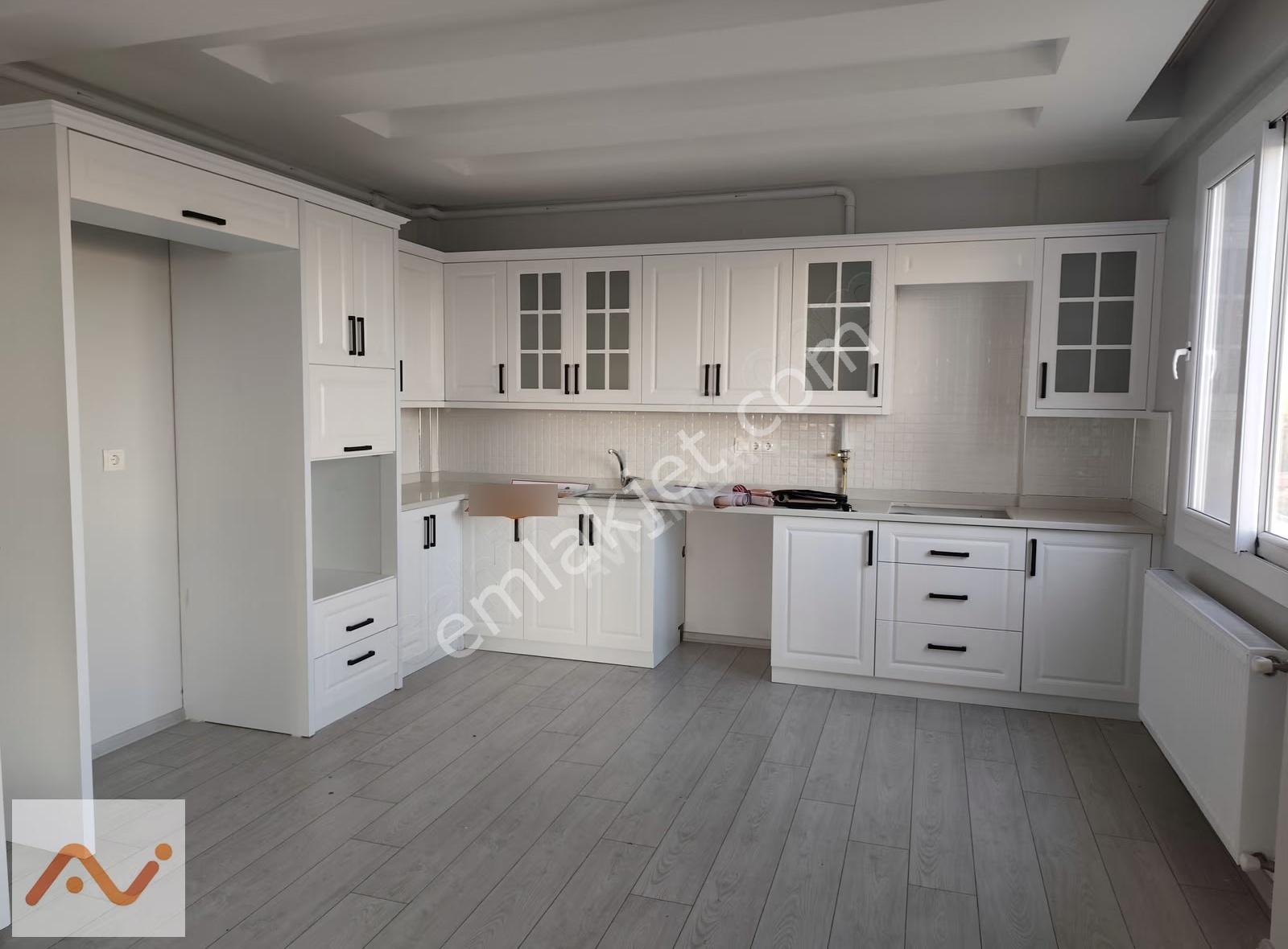 Kadirlinin Güzel Ve Modern Sit. Safir Parkta 4+1 Satılık Daire