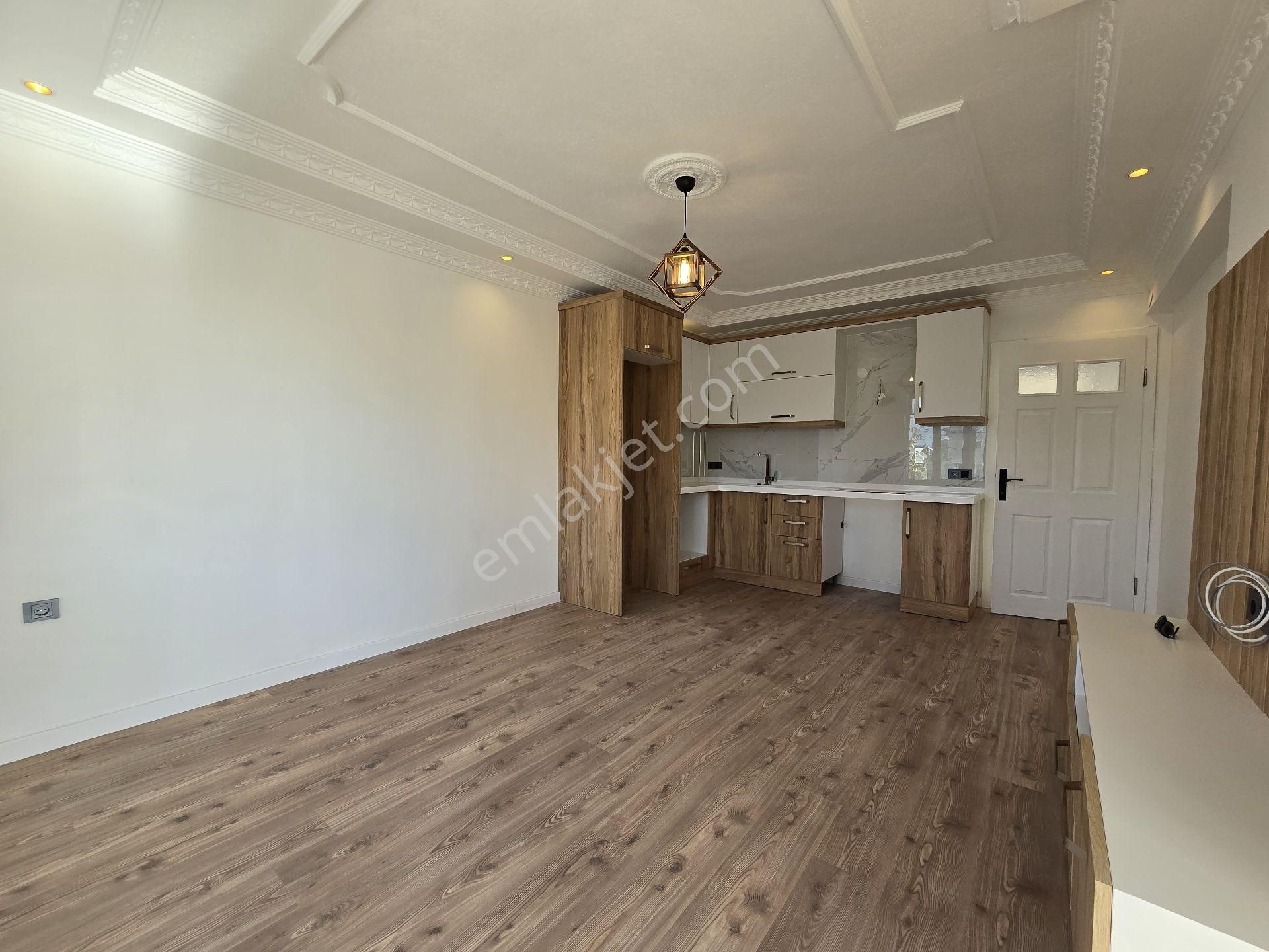 Didim Efeler Mah. Liman Yolu Üzerinde Geniş Balkonlu Ara Kat - Görsel 7