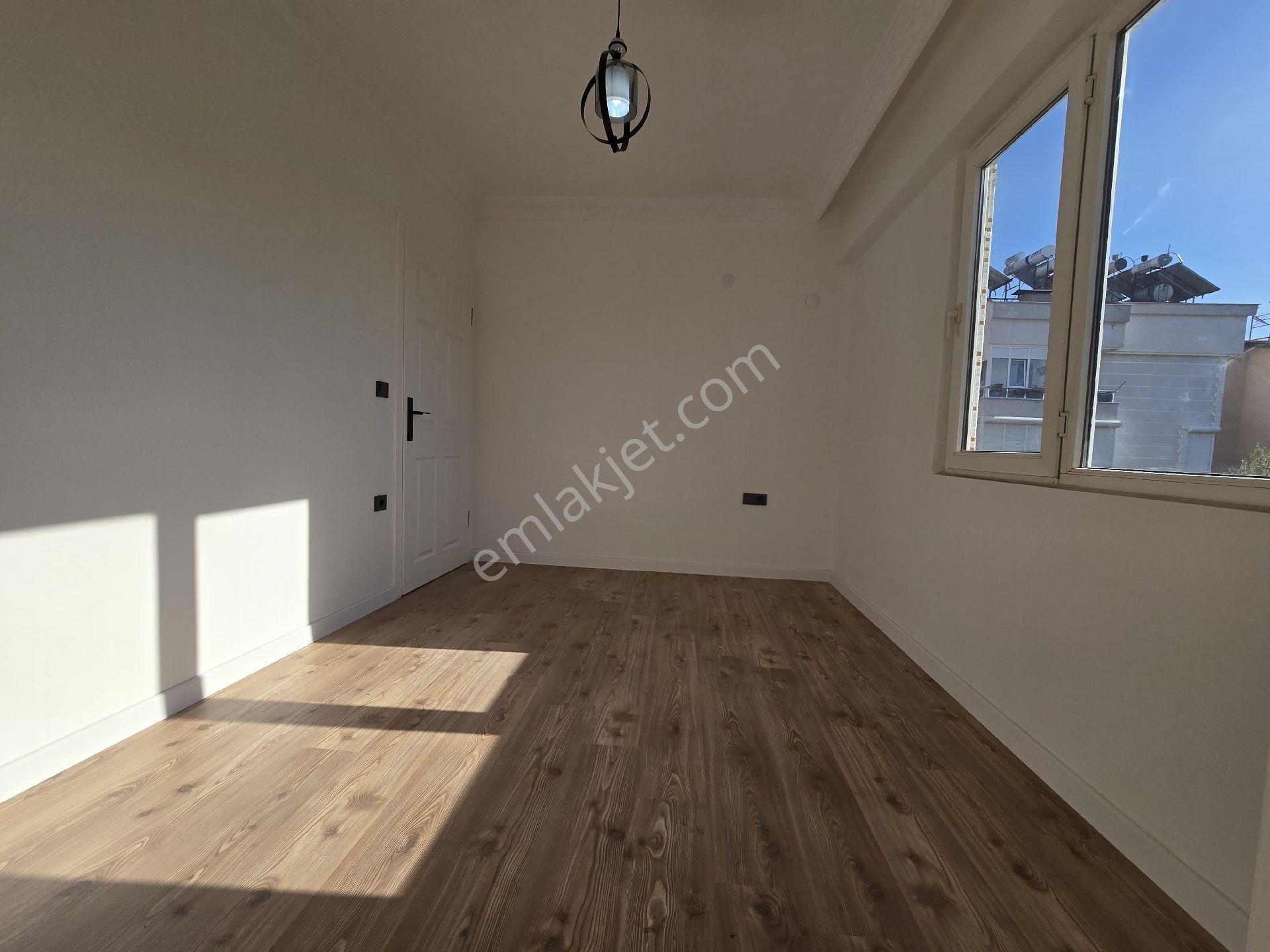 Didim Efeler Mah. Liman Yolu Üzerinde Geniş Balkonlu Ara Kat - Görsel 14