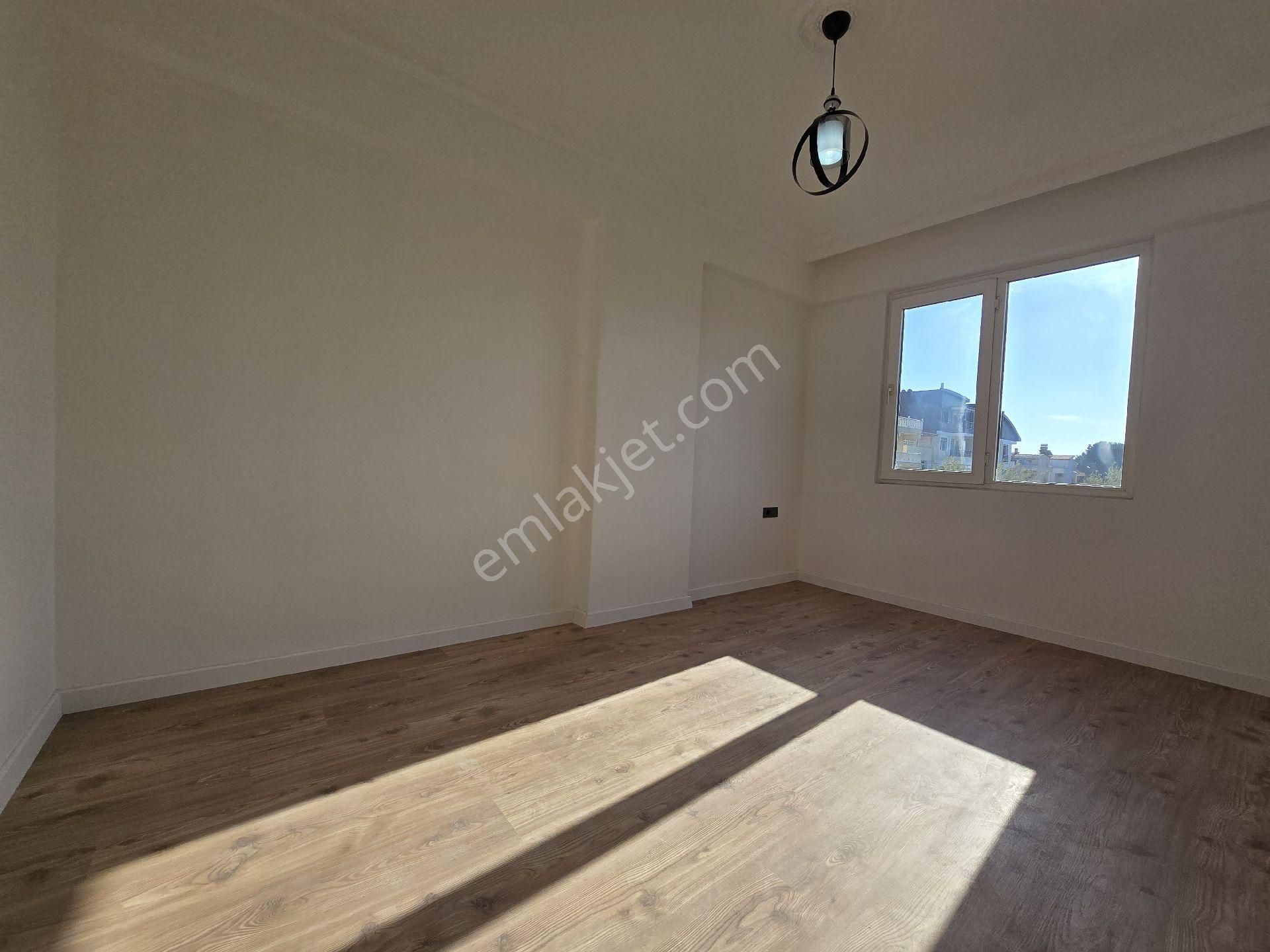 Didim Efeler Mah. Liman Yolu Üzerinde Geniş Balkonlu Ara Kat - Görsel 19