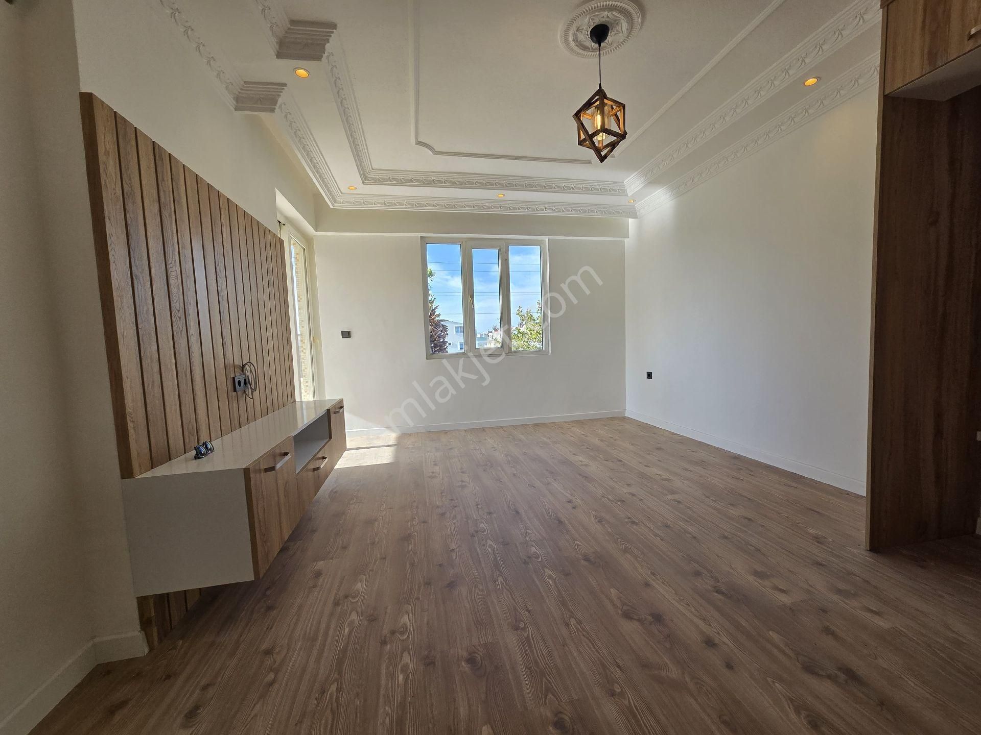 Didim Efeler Mah. Liman Yolu Üzerinde Geniş Balkonlu Ara Kat - Görsel 9