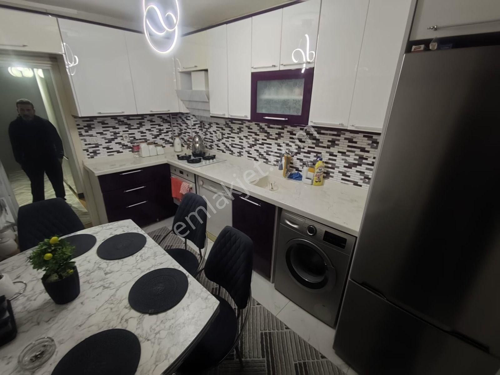 Yılmaz Gayrimenkulden Geniş Ailelere Teras Kat Kacırılmayacak 4+2 Fırsat Dairesi - Görsel 2