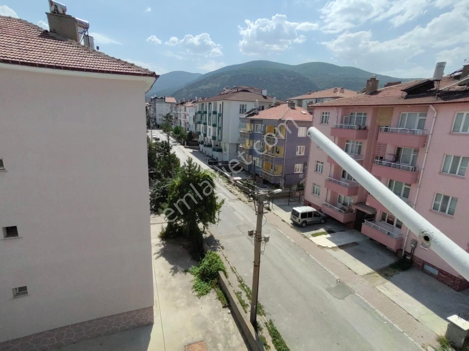 Nasreddin Emlaktan Koşuyolu Civarı Satılık Bakımlı Geniş Daire - Görsel 11