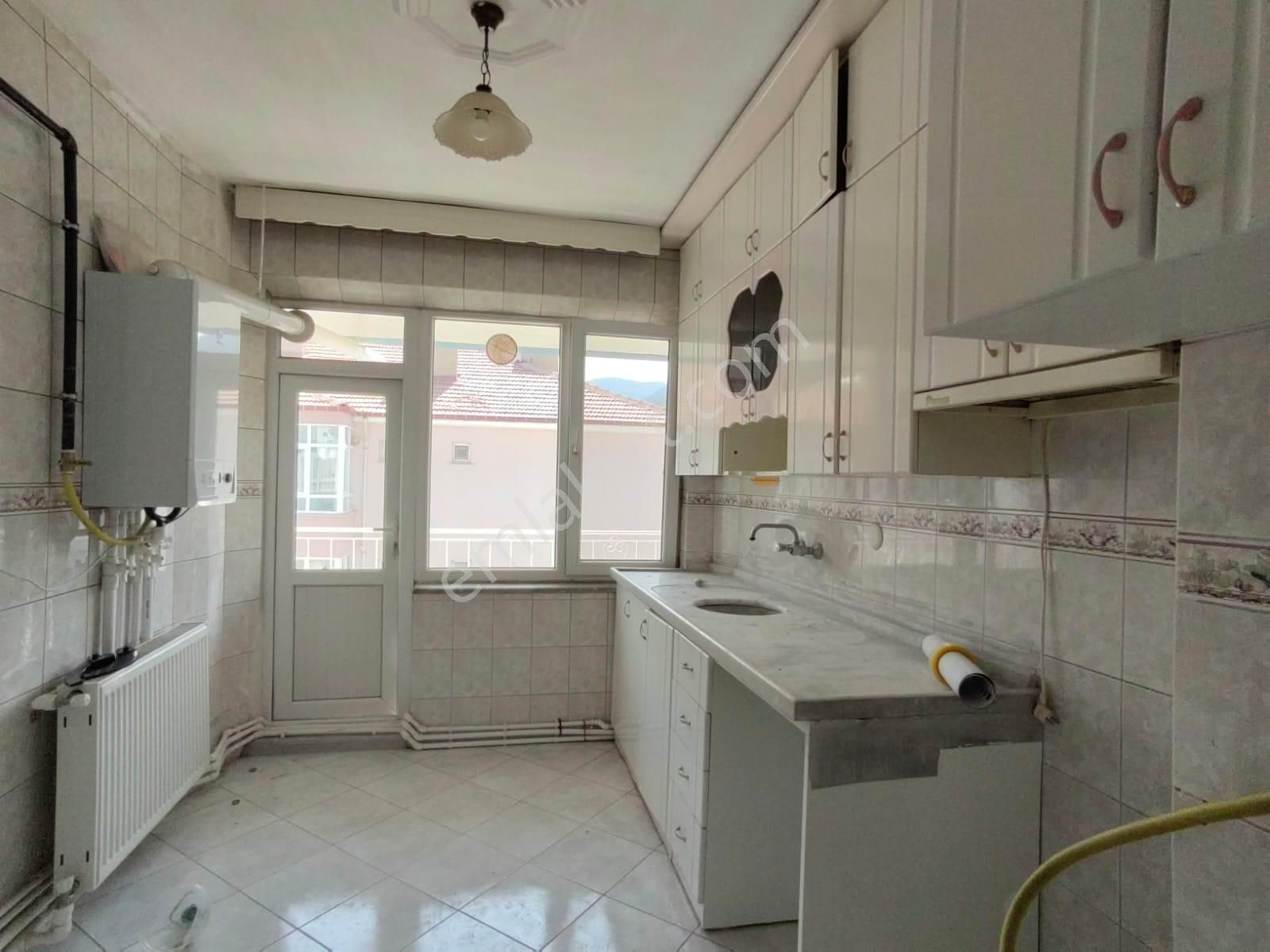 Nasreddin Emlaktan Koşuyolu Civarı Satılık Bakımlı Geniş Daire - Görsel 14