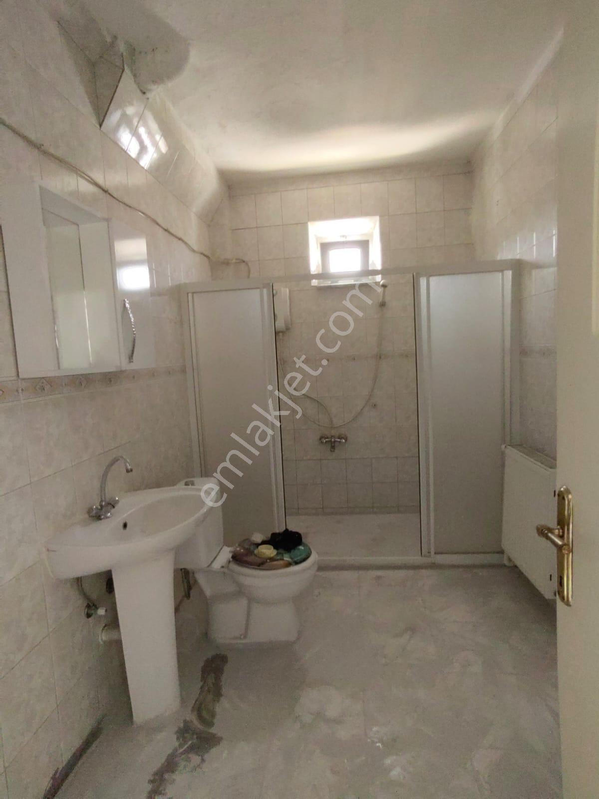 Nasreddin Emlaktan Koşuyolu Civarı Satılık Bakımlı Geniş Daire - Görsel 24