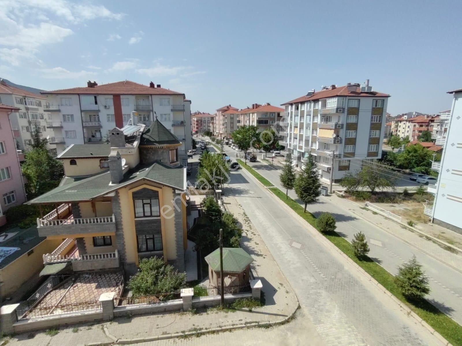 Nasreddin Emlaktan Koşuyolu Civarı Satılık Bakımlı Geniş Daire - Görsel 29