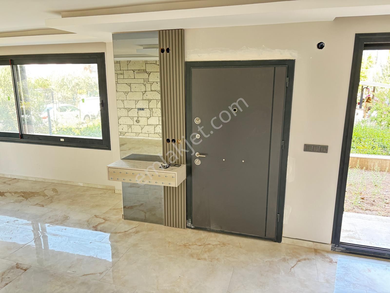 İzmir Seferihisar Payamlı Merkezde Geniş Ferah Yapılı Satılık 6+2 Tripleks - Görsel 10