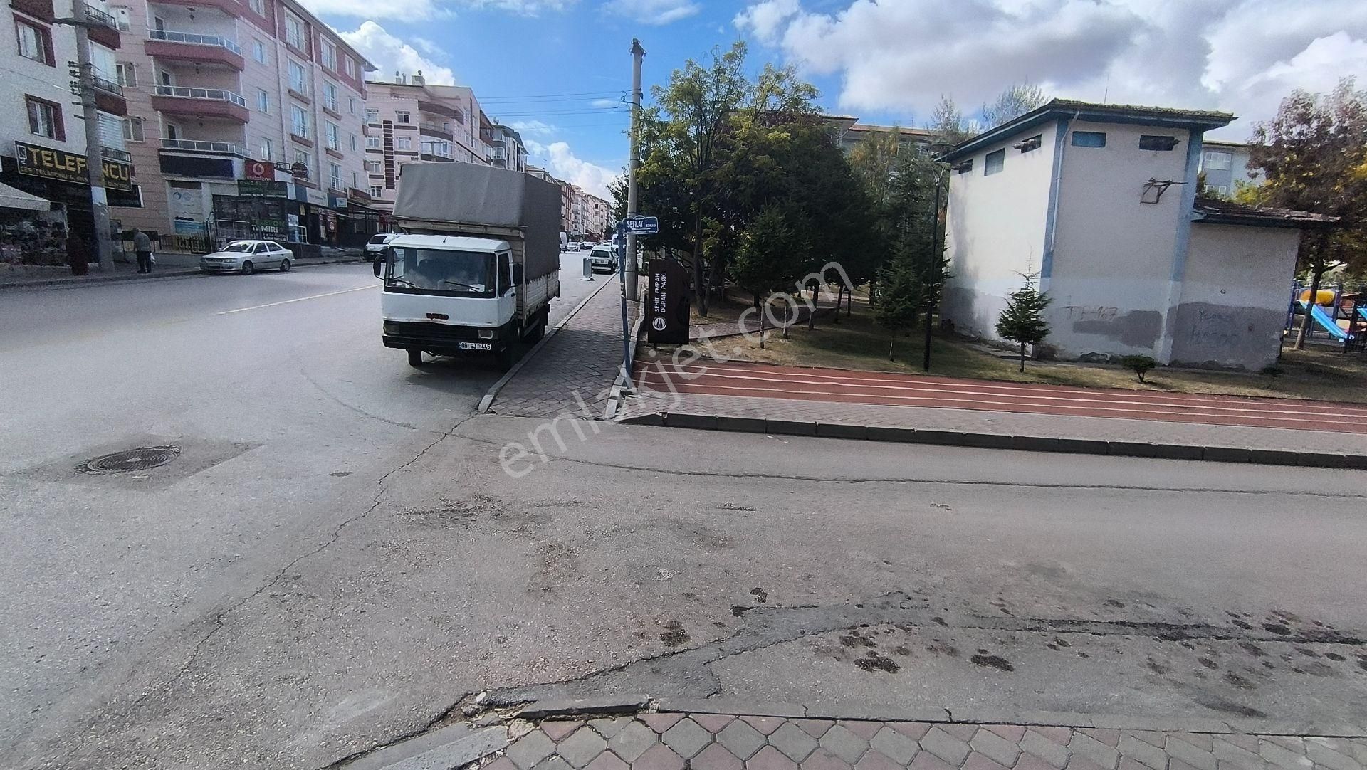 Yılmaz Gayrimenkulden Cadde Üzeri Etrafı Acık Kıralık Iş Yeri Magaza Dukkan Kıralık - Görsel 6