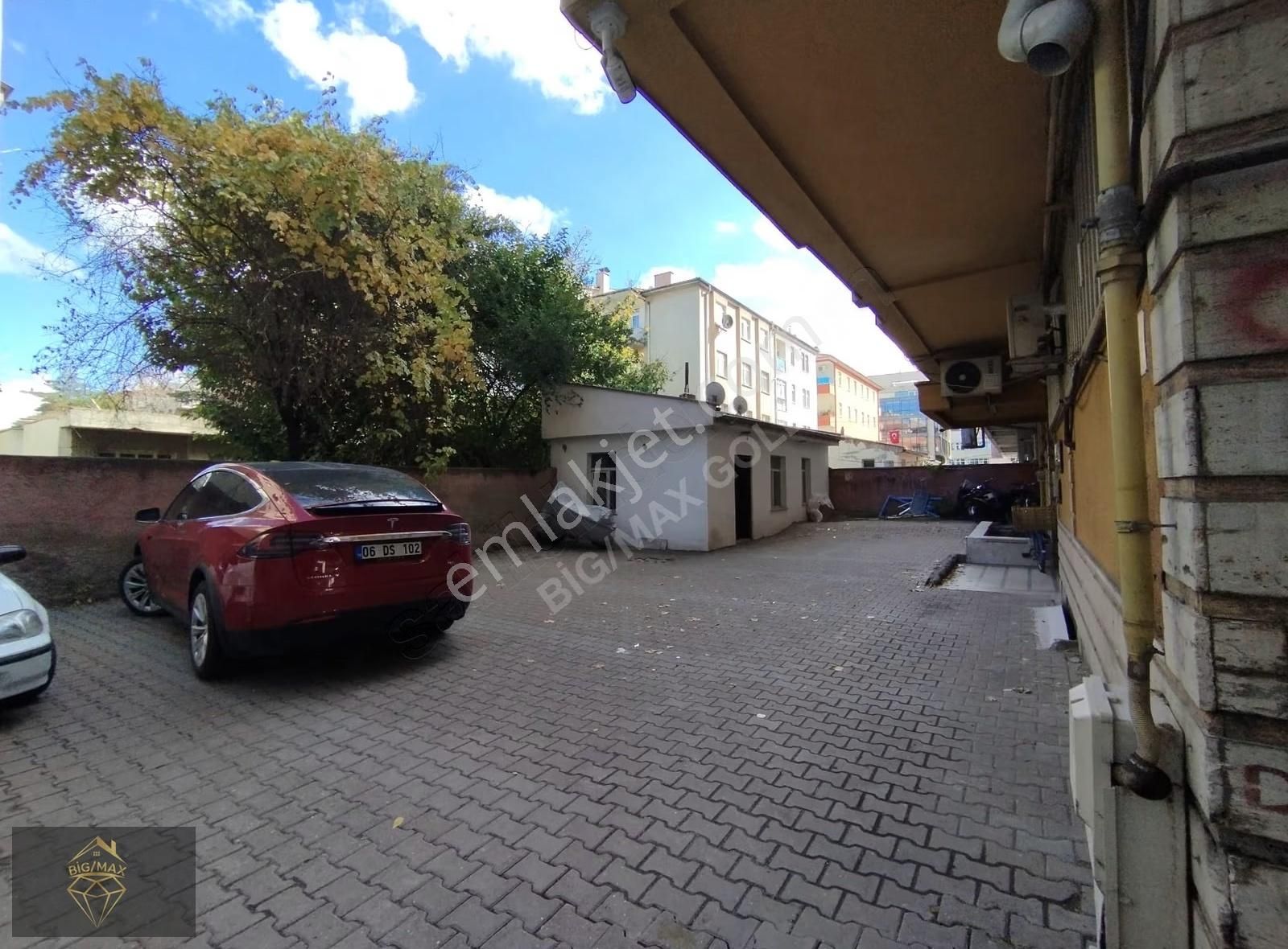 İstasyon Cd. Çarşı Merkezde Ön Cephe 3+1 Satılık Daire - Görsel 10