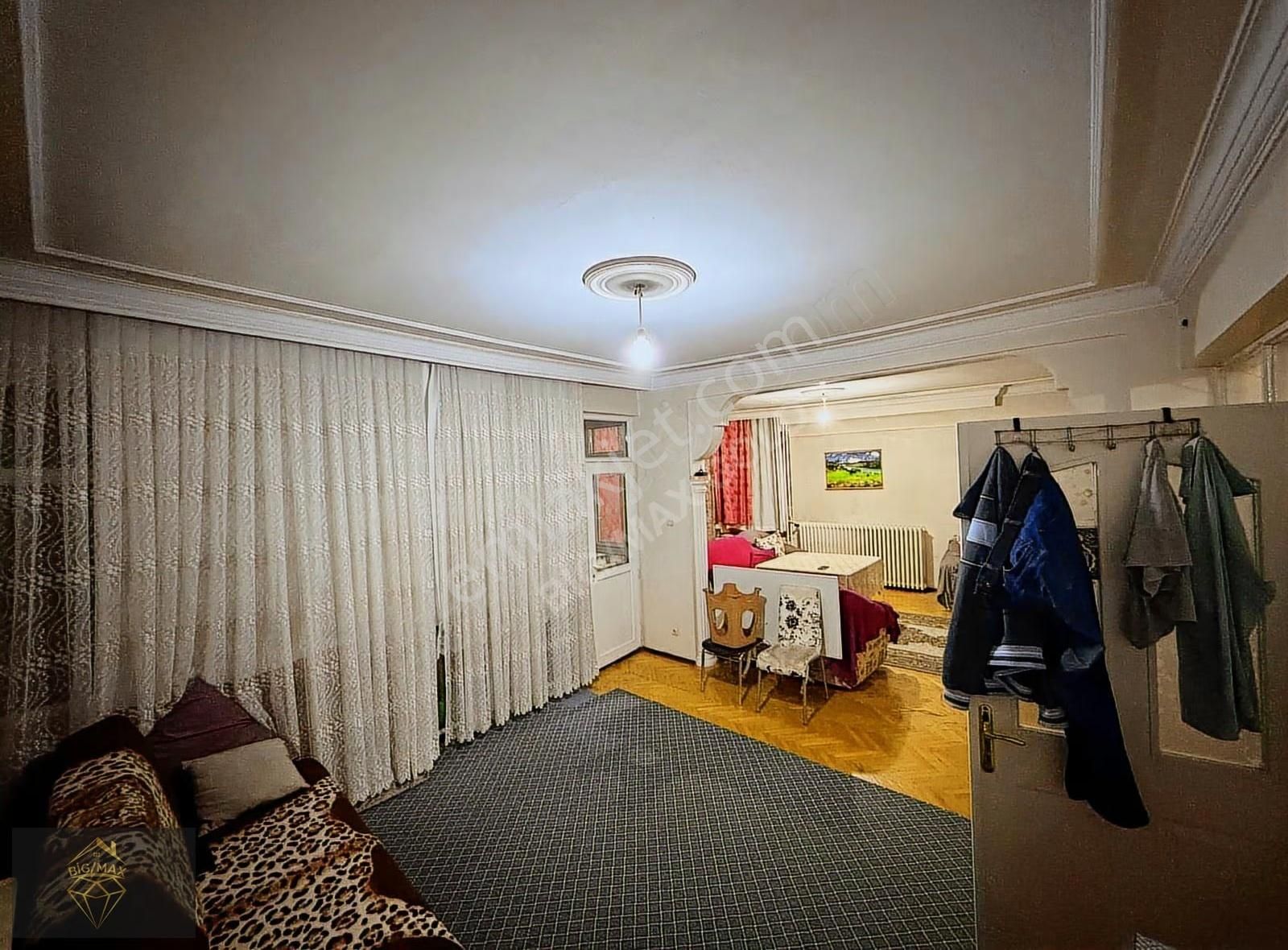 İstasyon Cd. Çarşı Merkezde Ön Cephe 3+1 Satılık Daire - Görsel 2