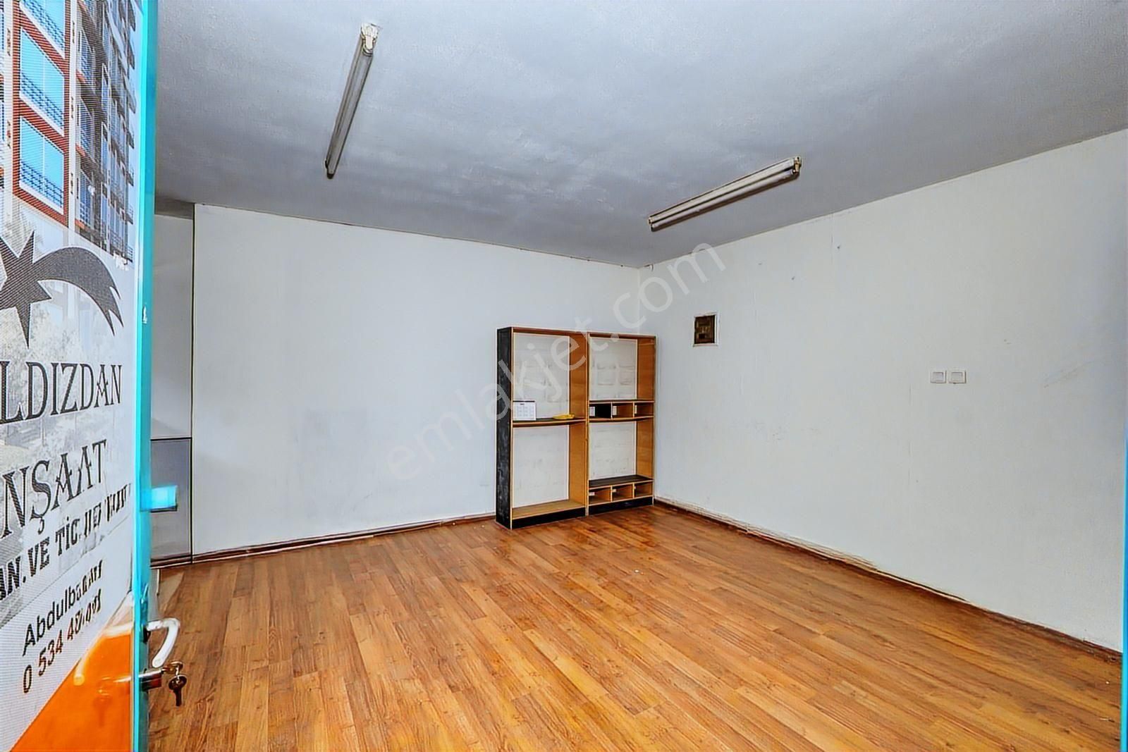 Çiğli Ataşehir Yağcı İşmerkezinde Kiralık Ofis & Büro - Görsel 16
