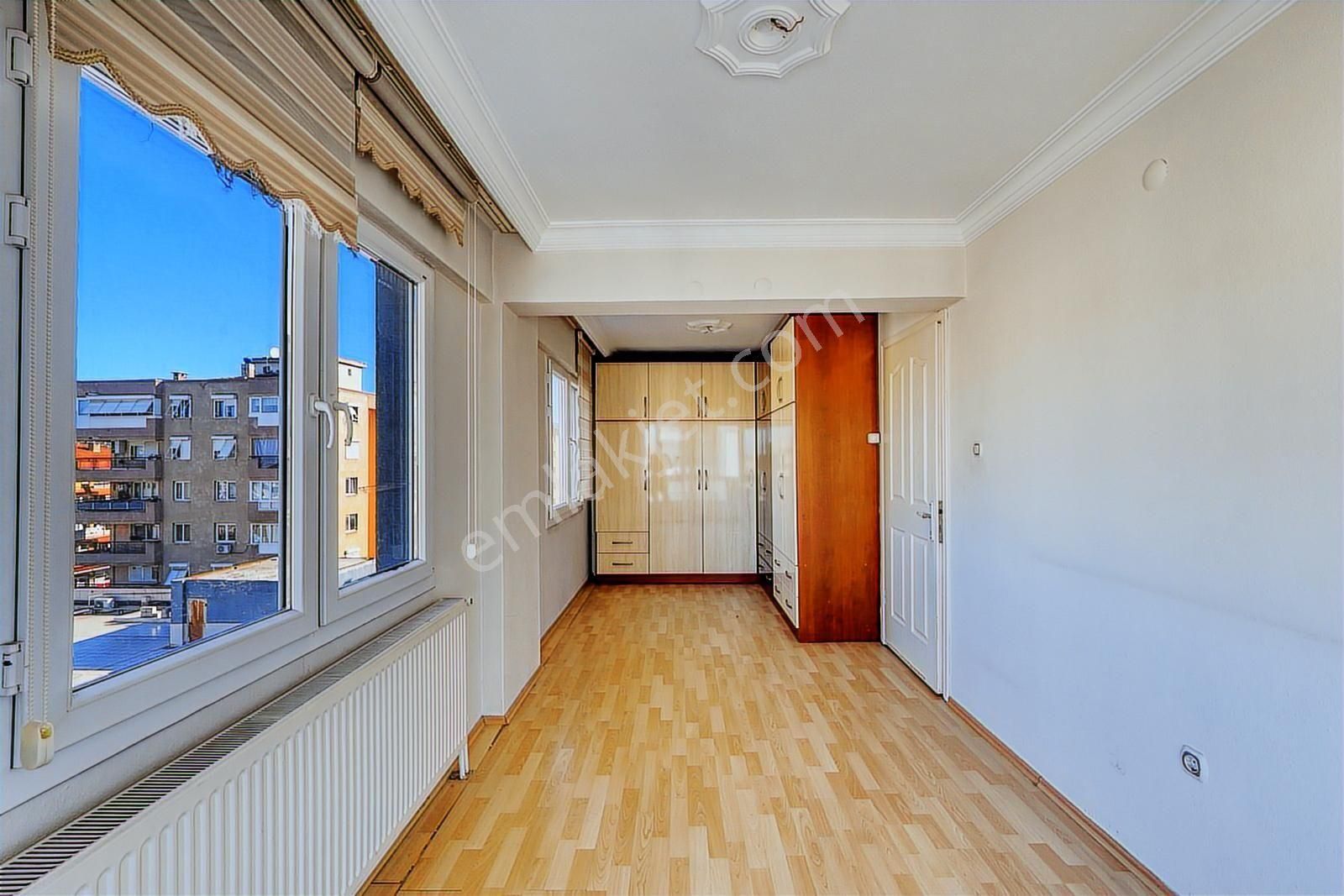 Çiğli Ataşehir'de Merkezi Konumda Ferah & Otoparklı 3+1 Daire
