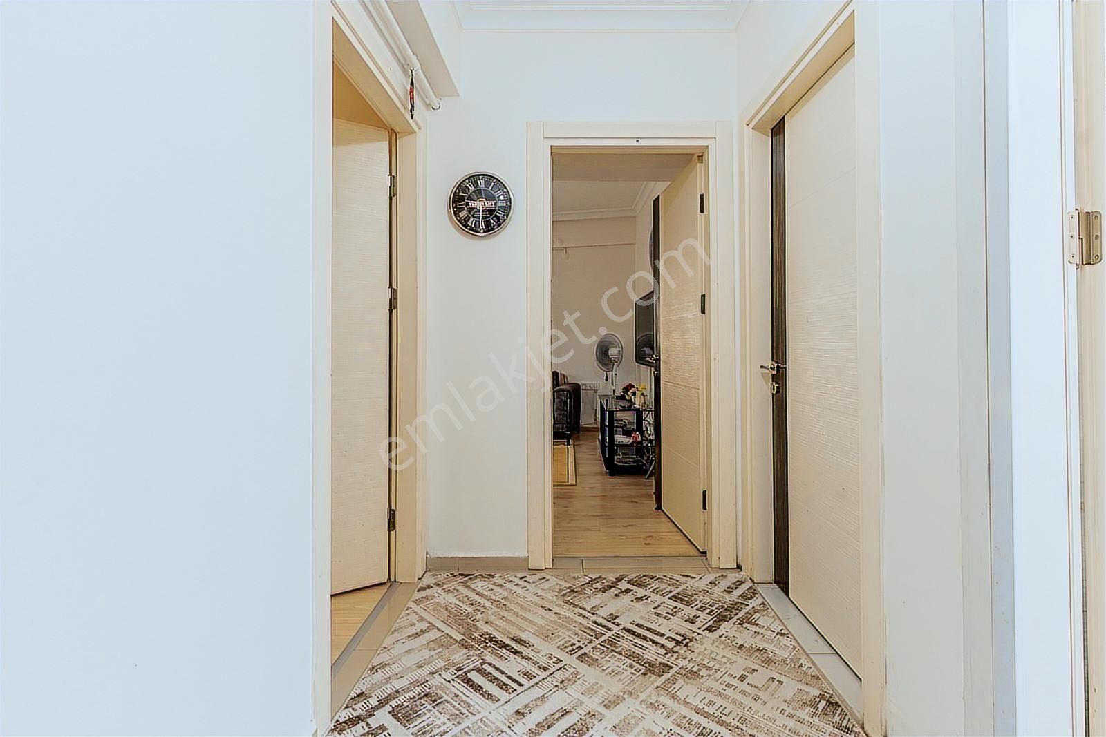 Çiğli Yenimahalle'nin En Güzel Sokağında 2+1 Köşe Daire - Görsel 7