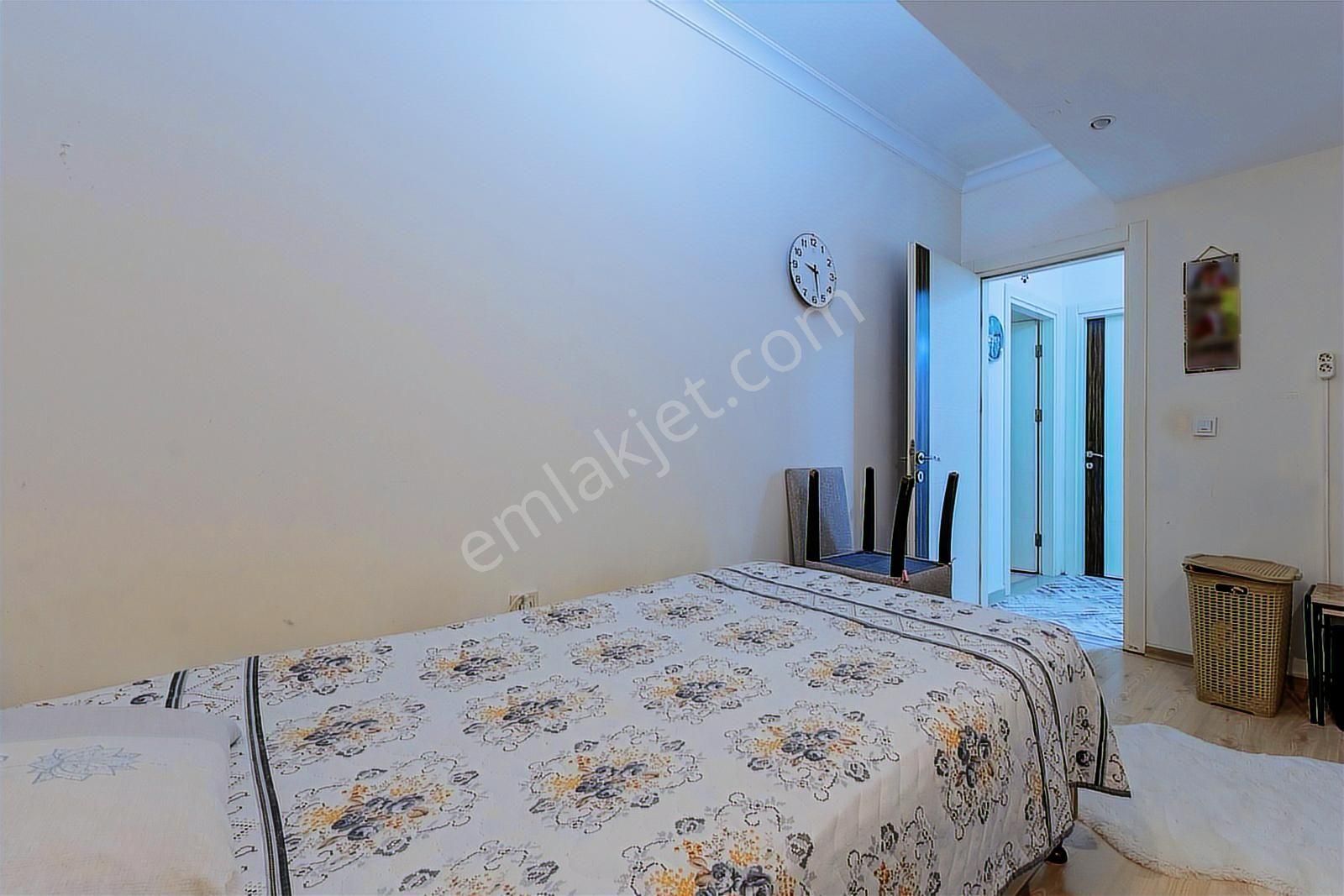 Çiğli Yenimahalle'nin En Güzel Sokağında 2+1 Köşe Daire - Görsel 4