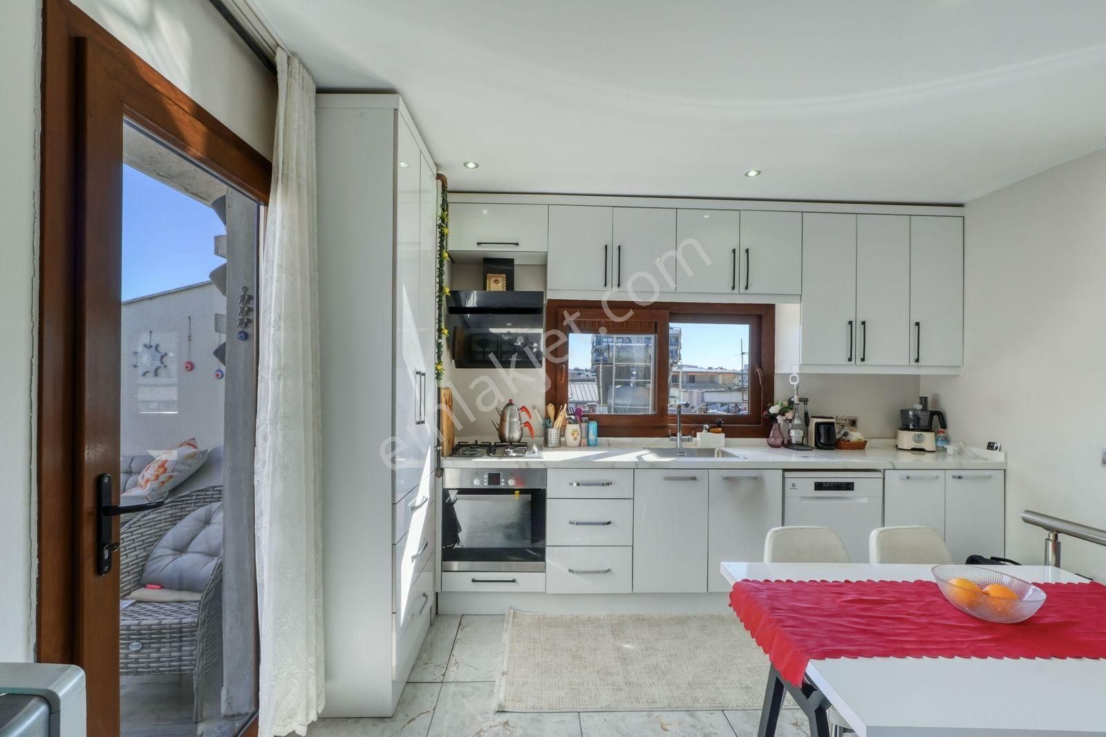 Çiğli Yenimahalle'nin En Güzel Sokağında Teraslı Dubleks Daire ! - Görsel 34