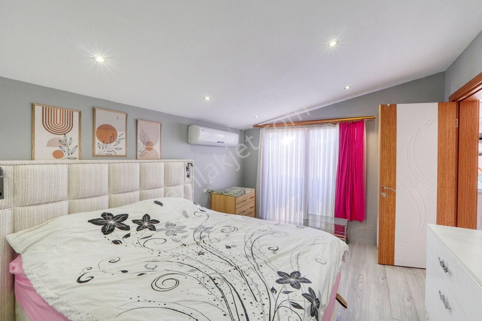 Çiğli Yenimahalle'nin En Güzel Sokağında Teraslı Dubleks Daire ! - Görsel 4