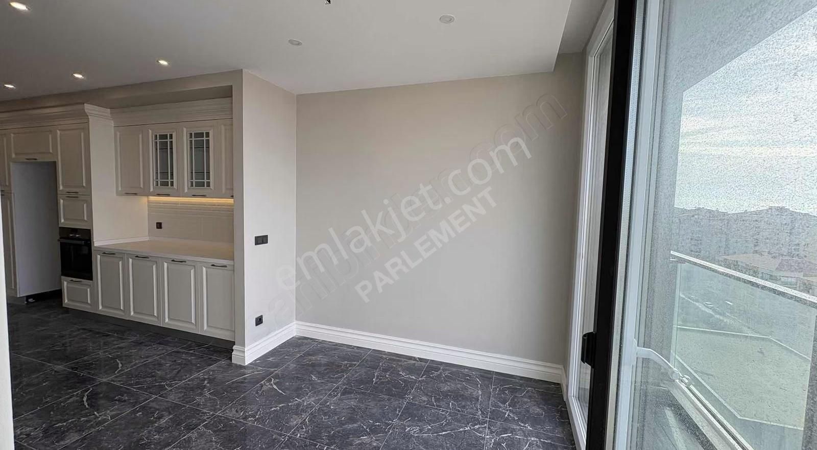 Azur Marmara'da Panoromik Deniz Manzaralı Süper Lüx 3+1 - Görsel 17