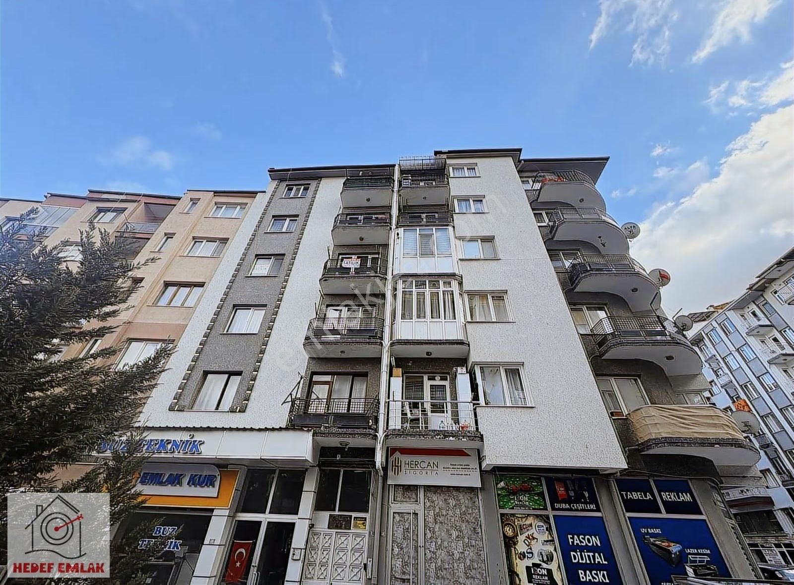 Cumhuriyet Mah. Satılık Asansörlü Ara Kat 2+1 Daire