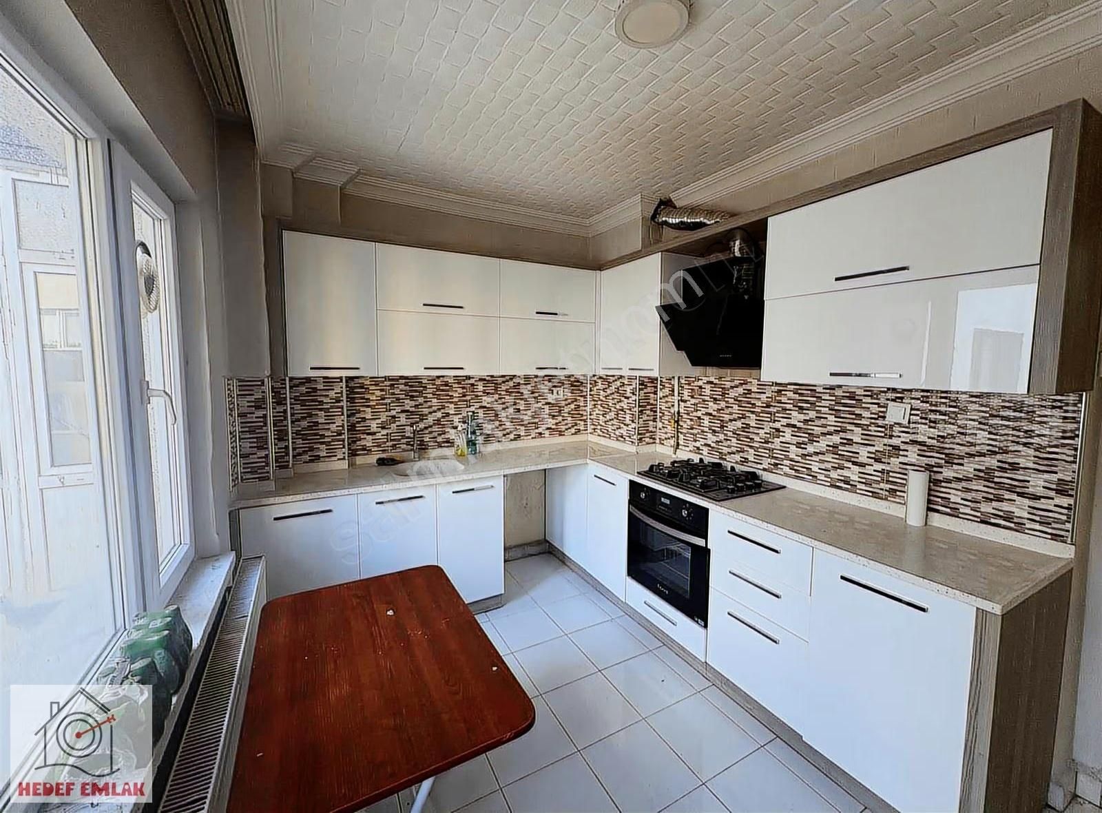 Cumhuriyet Mah. Satılık Asansörlü Ara Kat 2+1 Daire - Görsel 2