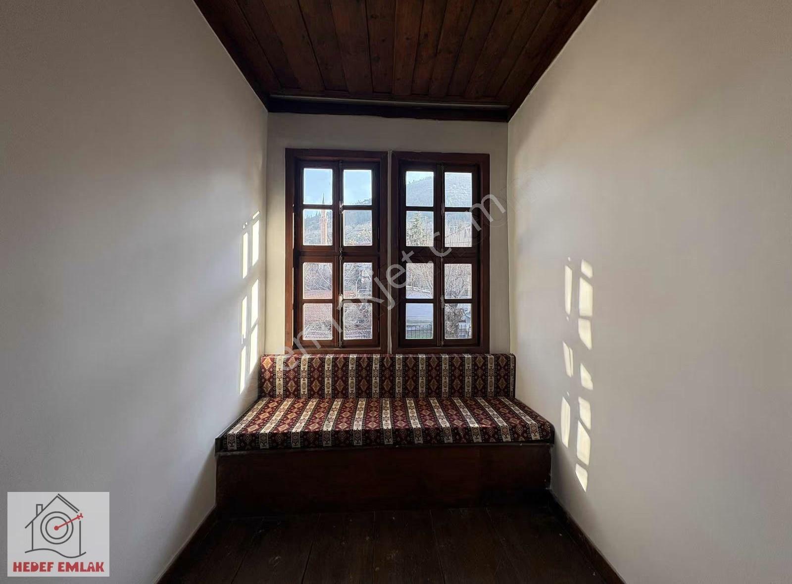Akmescit Mah. Satılık Tarihi Konak 206 M² Tapu Alanı Yenilenmiş - Görsel 13