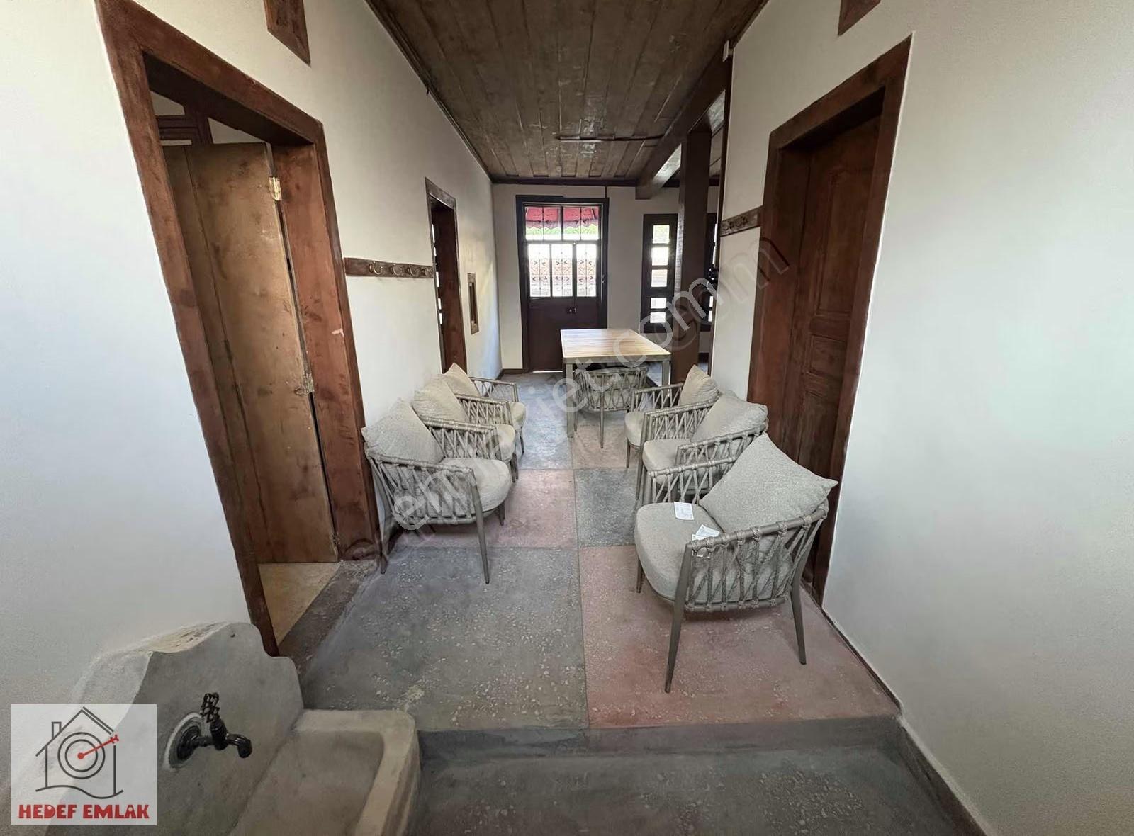 Akmescit Mah. Satılık Tarihi Konak 206 M² Tapu Alanı Yenilenmiş - Görsel 8