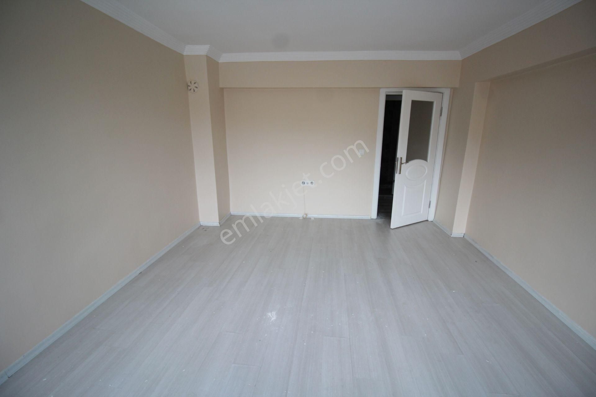Krc'den General Zeki Doğan Mah.dereboyu Caddesine Yakın 3+1 Kiralık Daire - Görsel 3