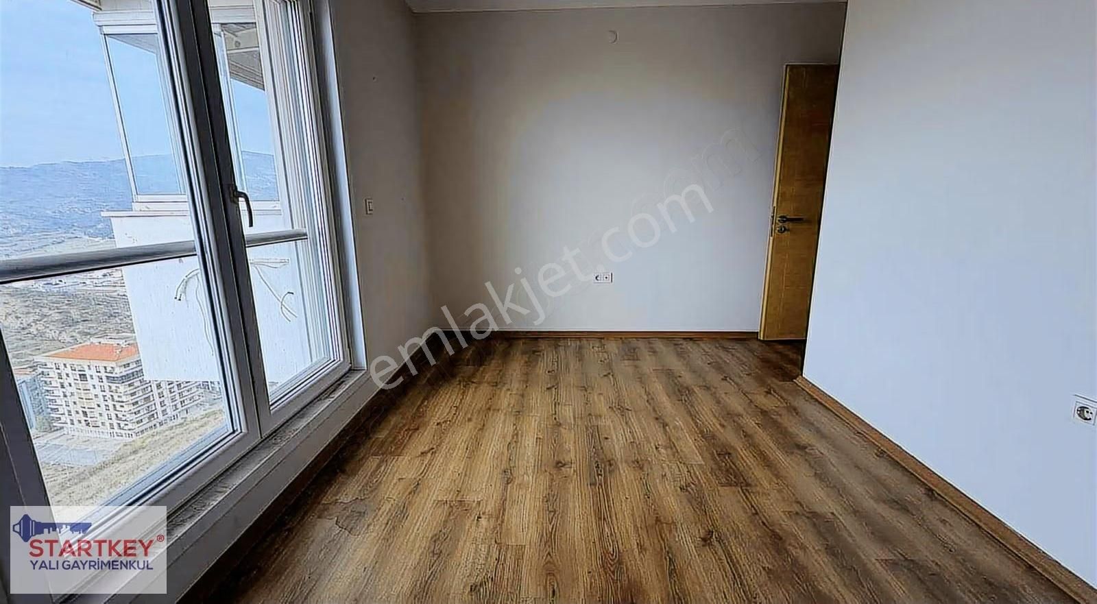 Bayraklı Körfez Mah. Havuzlu Güvenlikli Site Satılık 3+1 Daire - Görsel 5