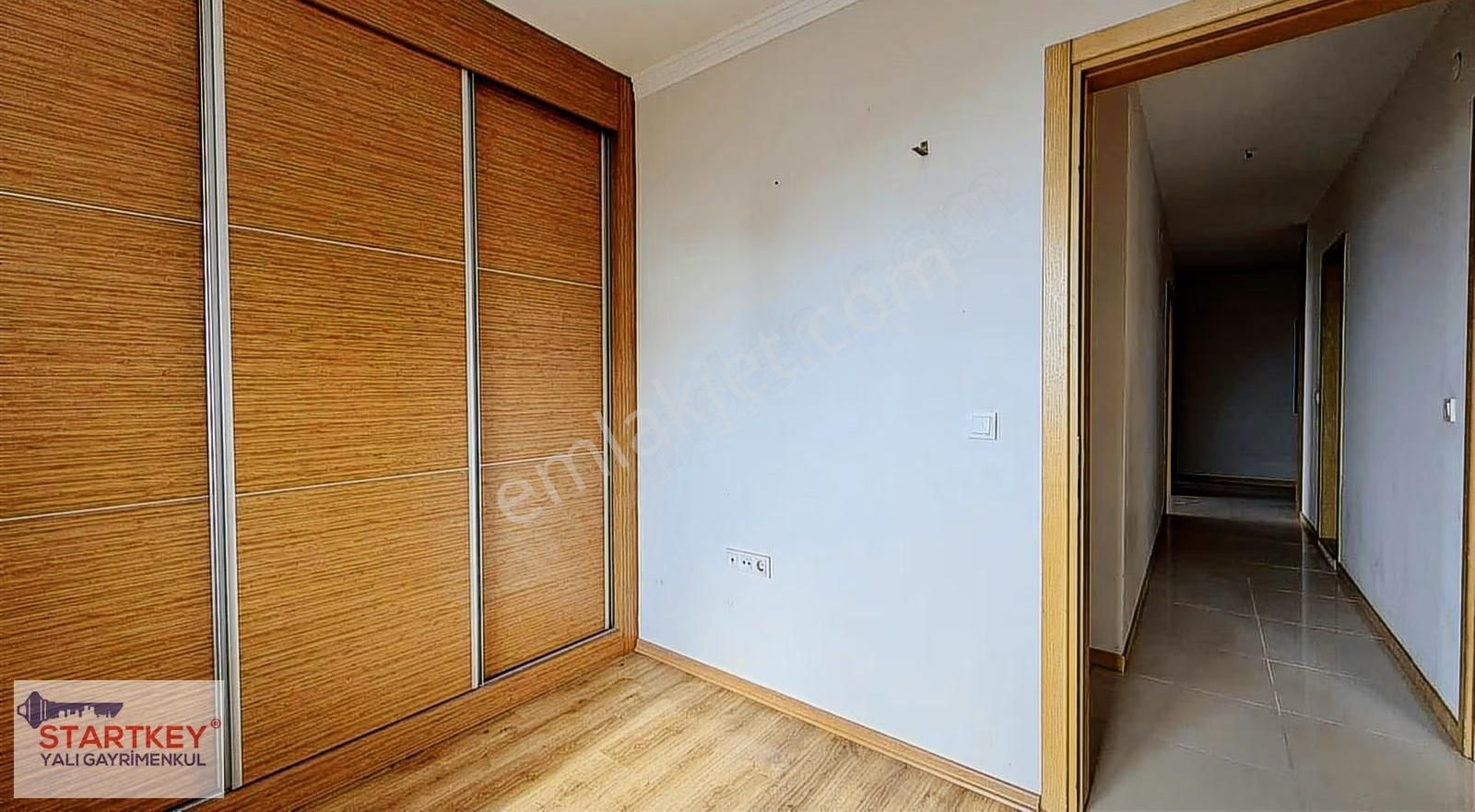 Bayraklı Körfez Mah. Havuzlu Güvenlikli Site Satılık 3+1 Daire - Görsel 4