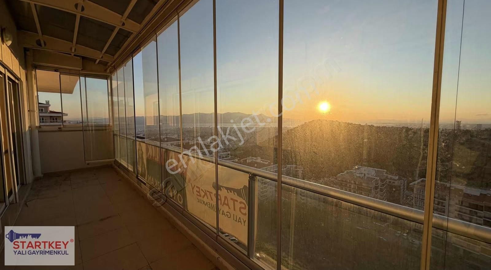 Bayraklı Körfez Mah. Havuzlu Güvenlikli Site Satılık 3+1 Daire - Görsel 2