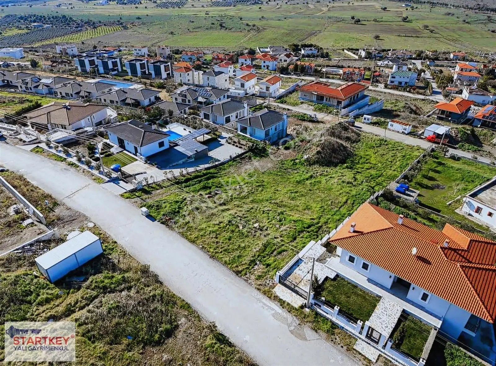 Foça Yenibağarasında Villa İmarlı Satılık Arsa - Görsel 2