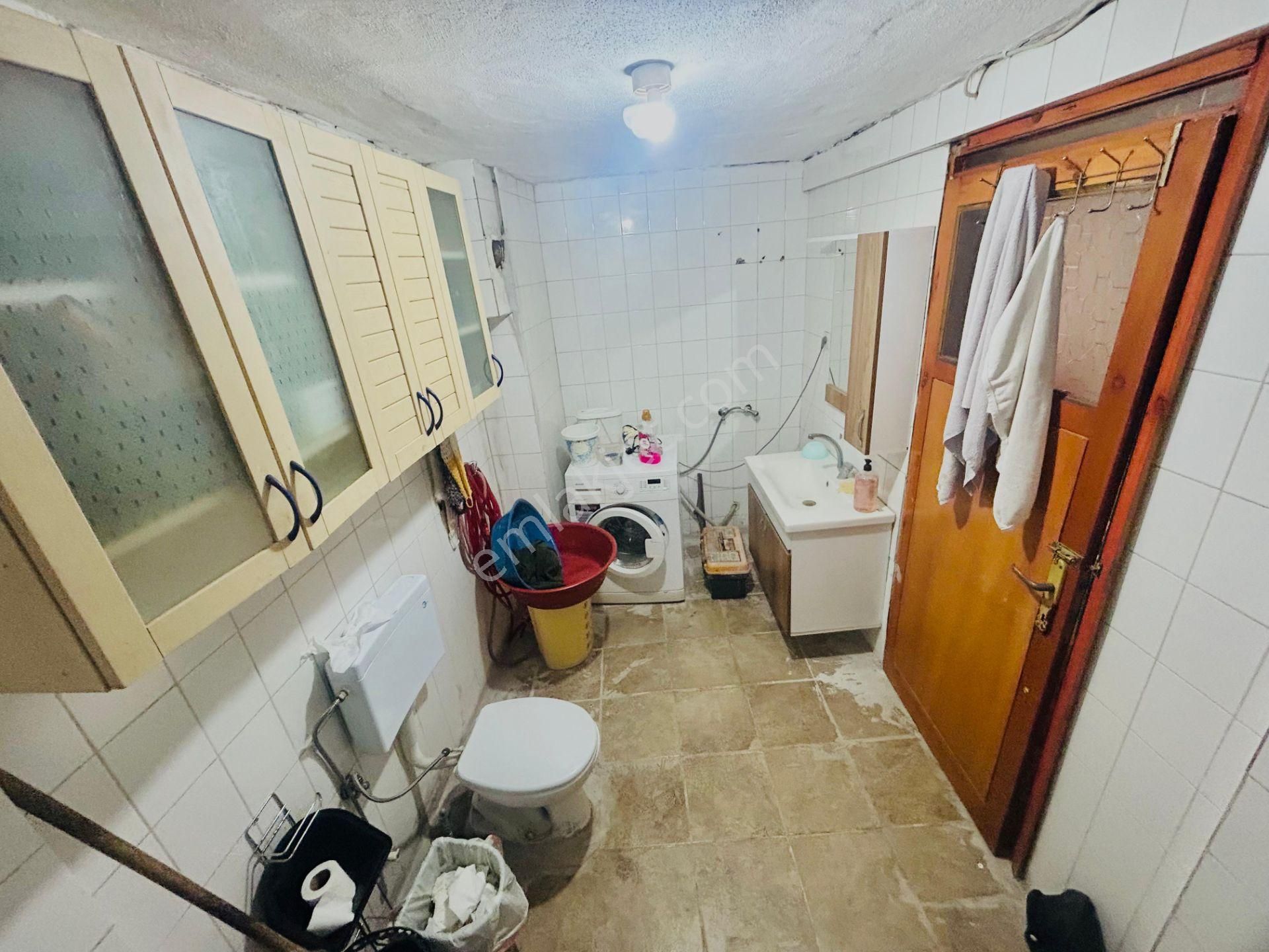 Yetkisi Yükselden! Edremit Cadde Üzeri Arakat K.mutfak 2+1 Satılık Daire - Görsel 13