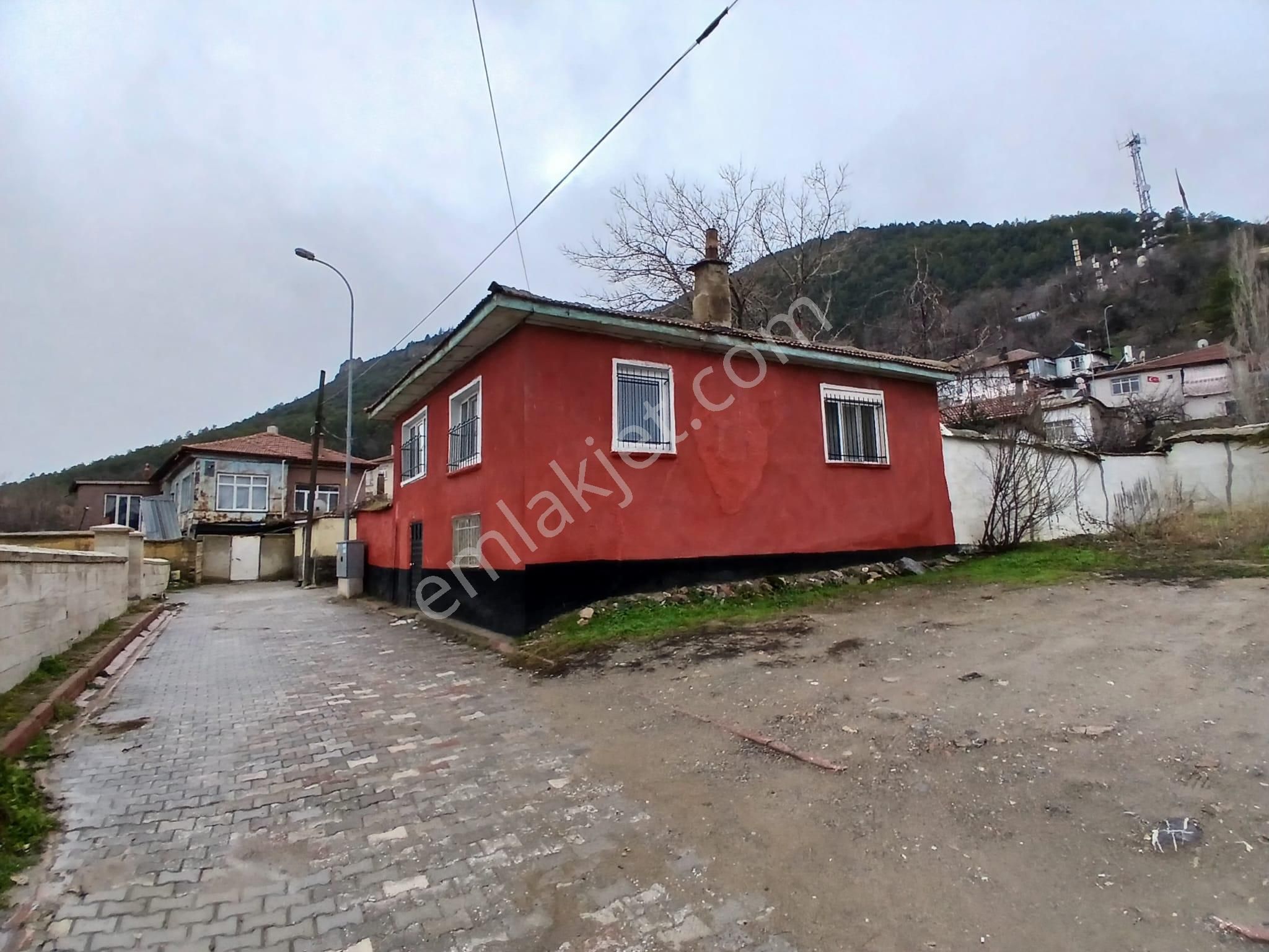 Akçay Emlak'tan Akşehir Çay Mahallesinde Bahçeli Satılık Müstakil Ev - Görsel 5