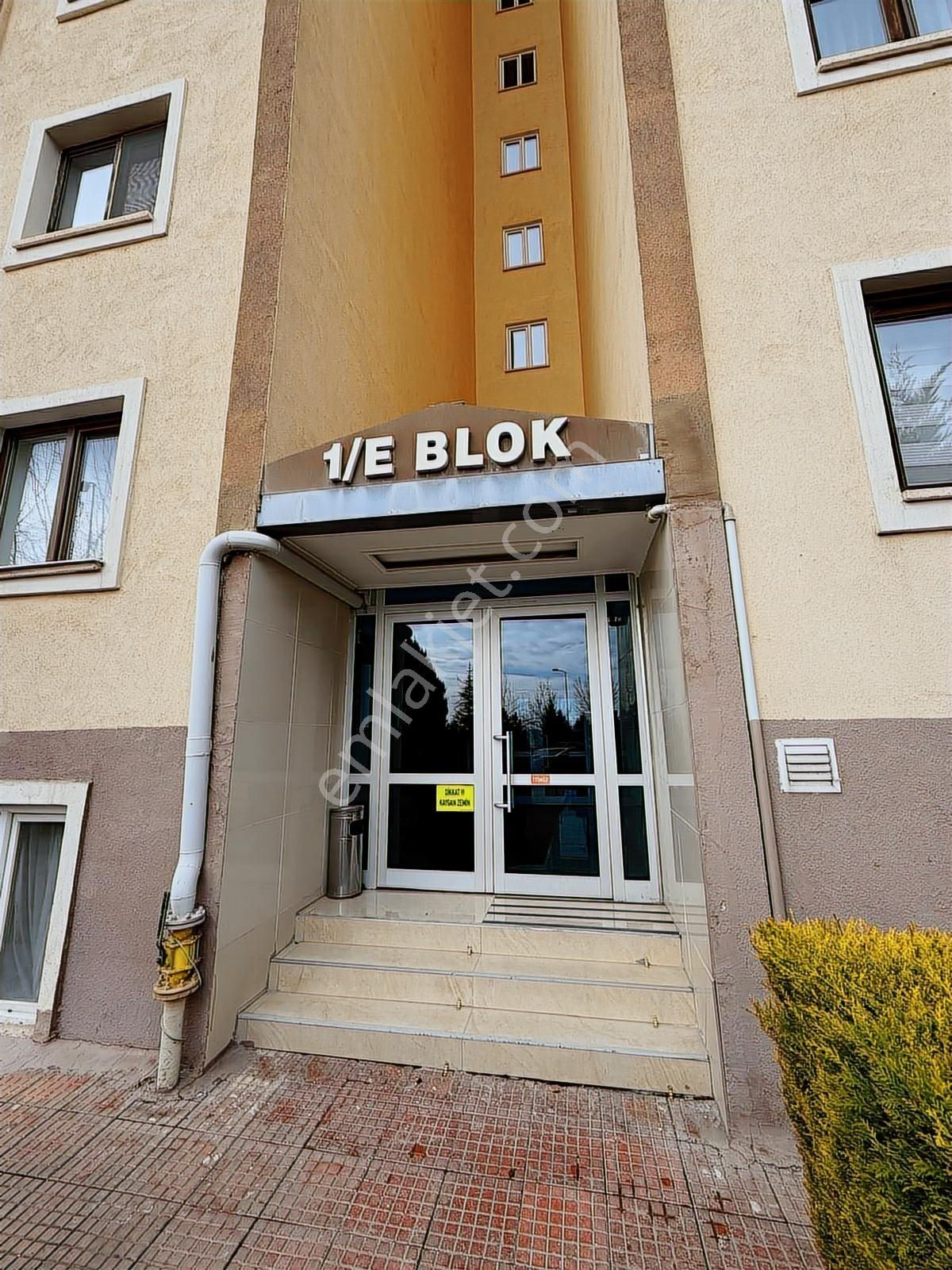 Ata Mahallesinde Güvenlikli Sitede Full Eşyalı Kiralık 3+1 - Görsel 4