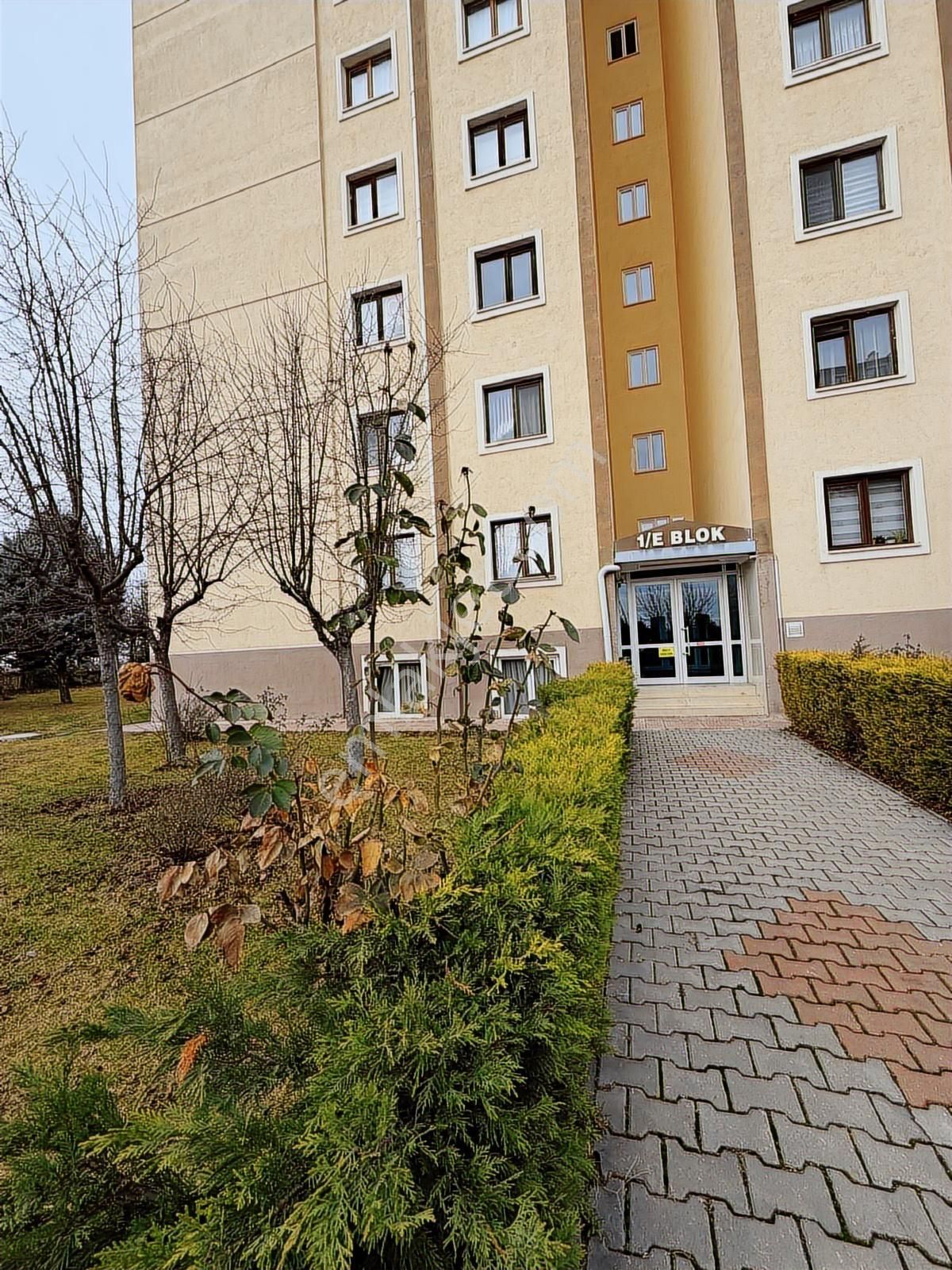 Ata Mahallesinde Güvenlikli Sitede Full Eşyalı Kiralık 3+1 - Görsel 24