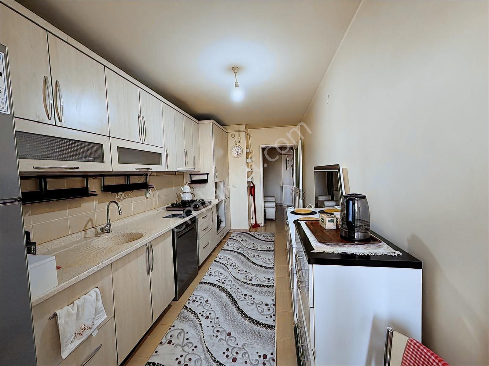 Ata Mahallesinde Güvenlikli Sitede Full Eşyalı Kiralık 3+1 - Görsel 9