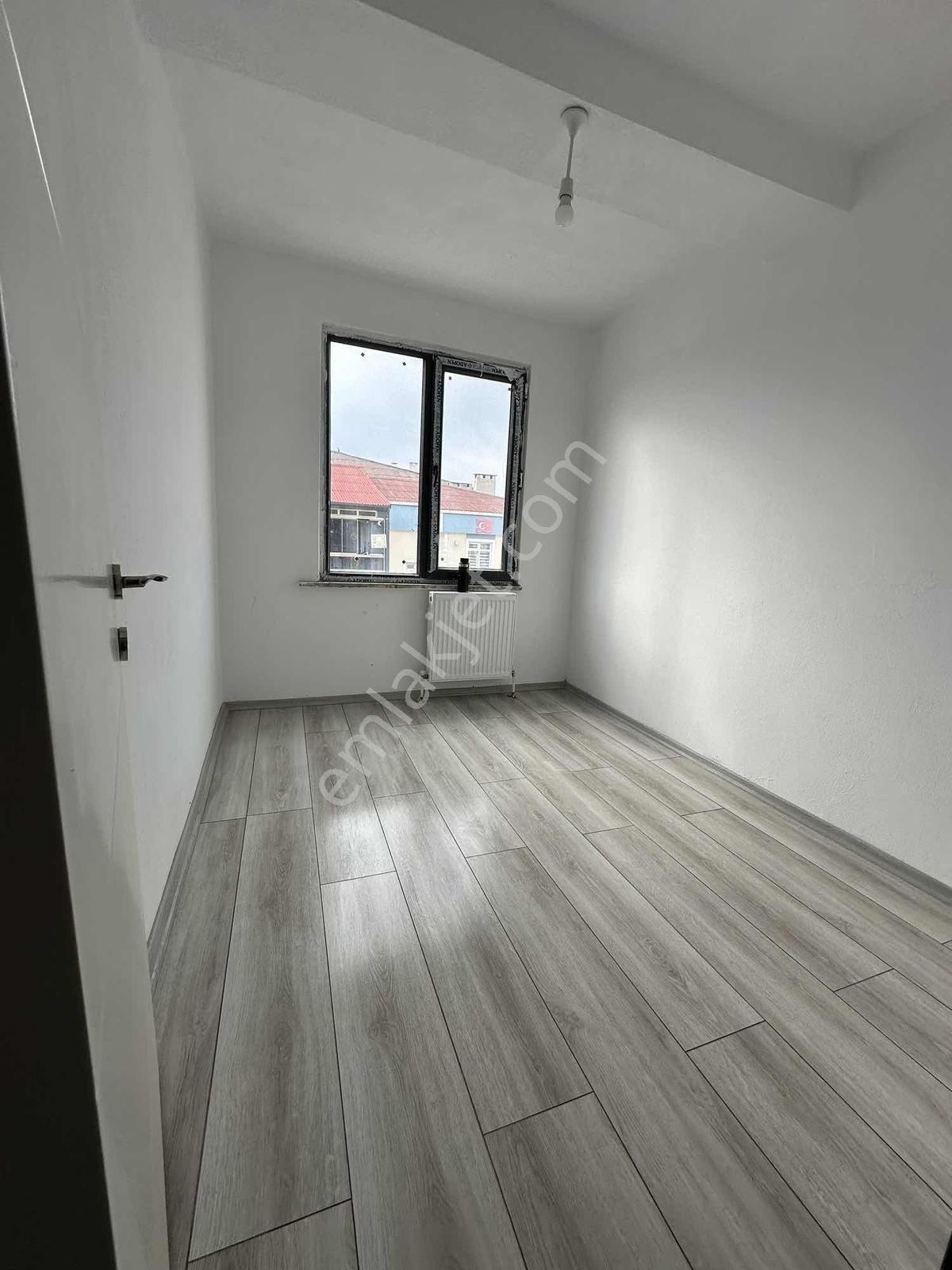 Kapaklı Devlet Hastanesi Karşısı ,ön Cephe,iskanlı,çift Balkon - Görsel 8