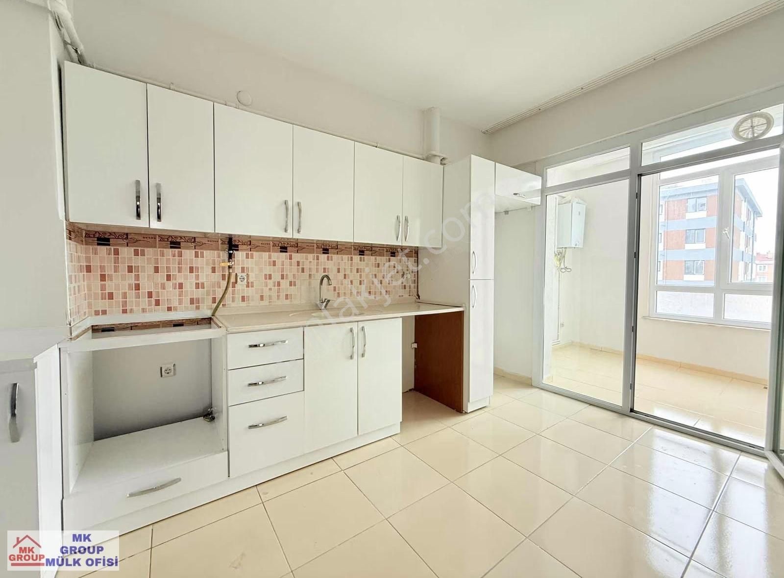 Papatya Caddesi'nde Tramvaya Yakın Çift Banyo 3+1 Kiralık Daire - Görsel 14