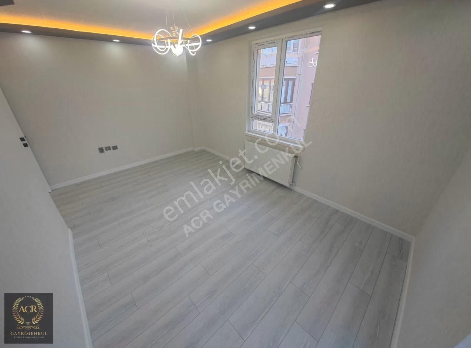 Acr'den Göz Alıcı Yapısıyla Büyüleyen Geniş M2 3+1 Daire