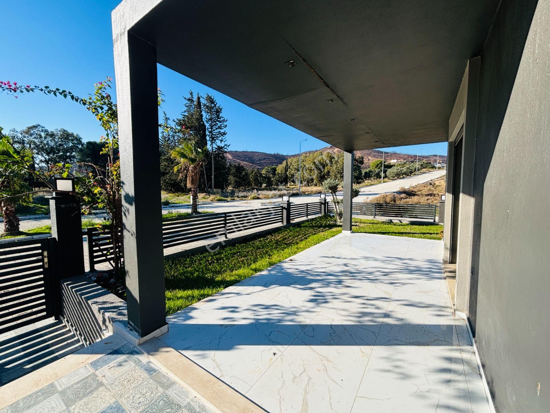 İzmir Seferihisar Atatürk Mahallesi’nde Denize Sıfır Müstakil Tapulu 3+1 Tripleks Yazlık Villa - Görsel 8