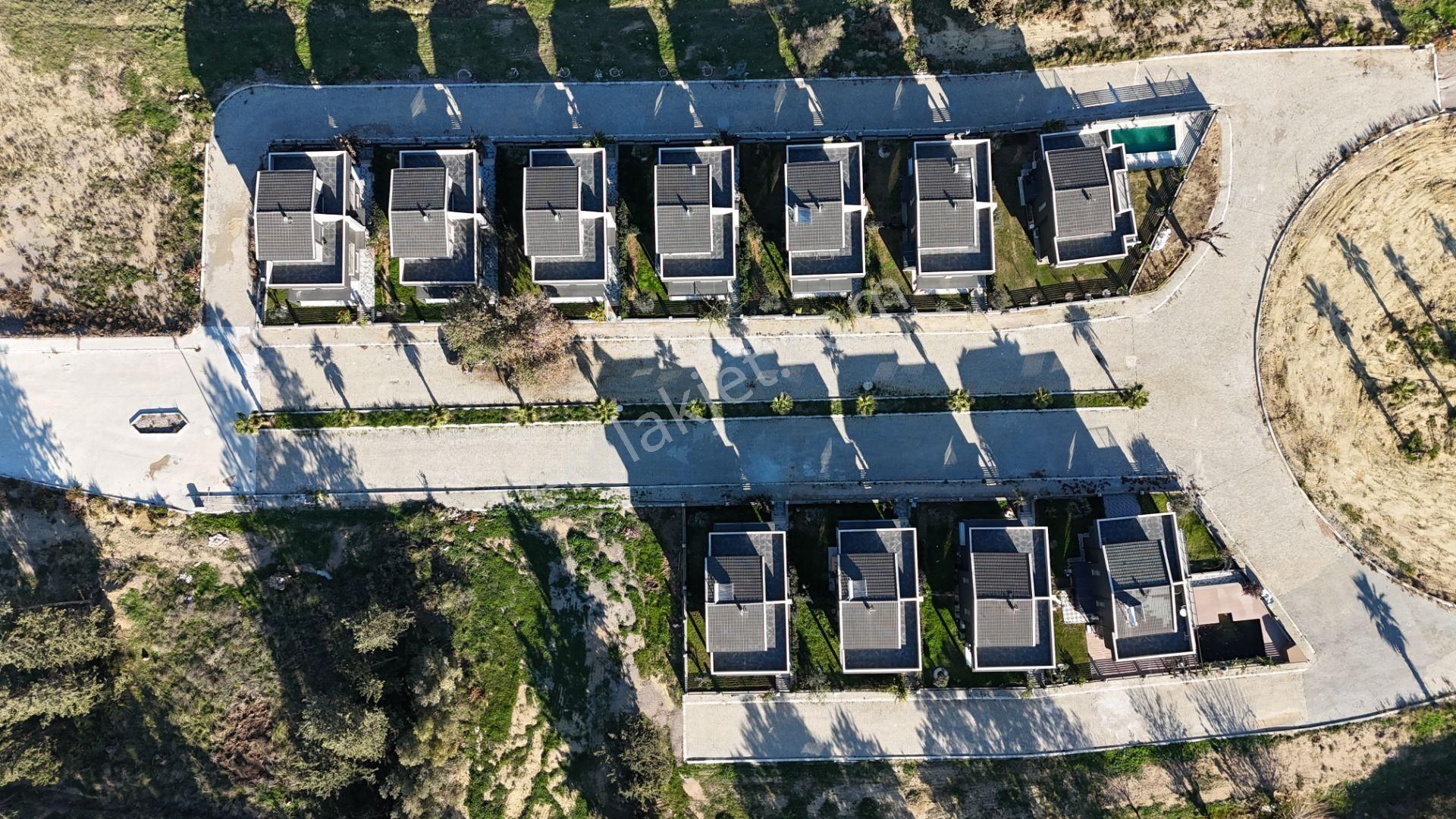 İzmir Seferihisar Atatürk Mahallesi’nde Denize Sıfır Müstakil Tapulu 3+1 Tripleks Yazlık Villa - Görsel 5