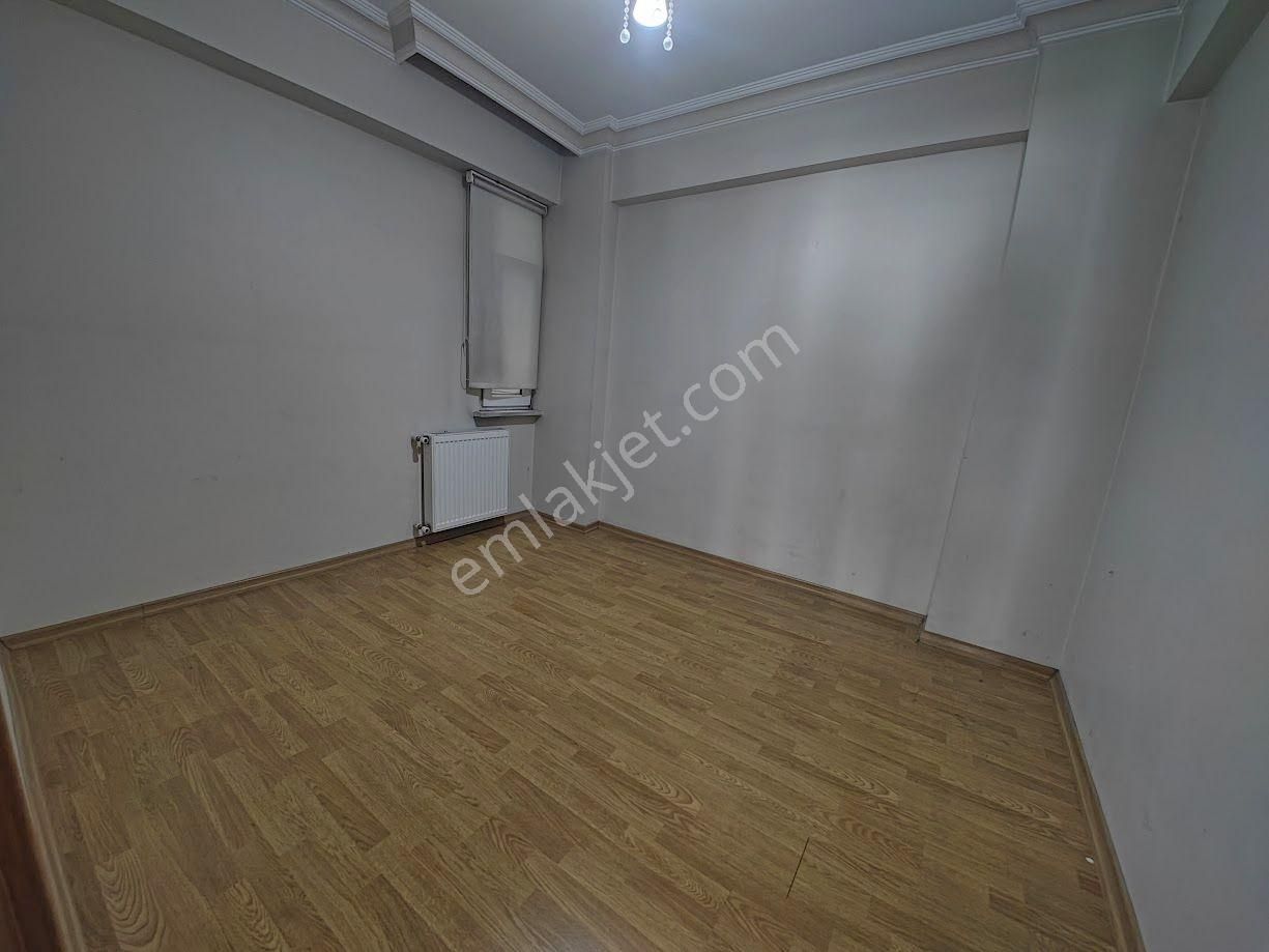 Yıldız Dan Ahmet Yesevi Caddesinde Kredili 19 Yıllık 3+1 Ara Kat Daire Boş Fırsat - Görsel 12