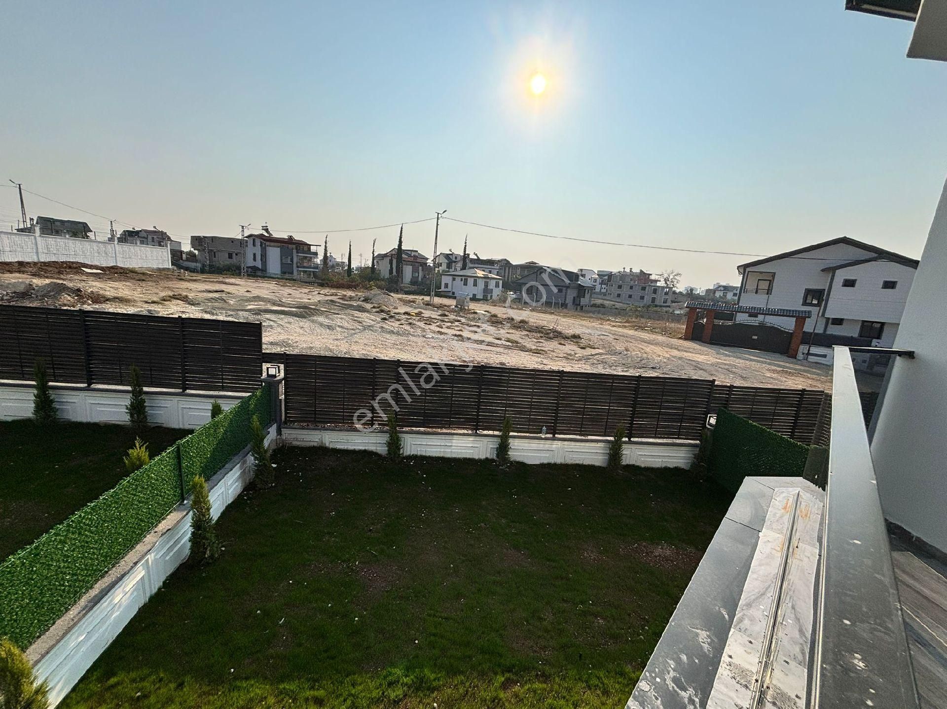 Çınarlıda Güvenlikli Site İçerisinde 5+1 Geniş Kiralık Villa - Görsel 34