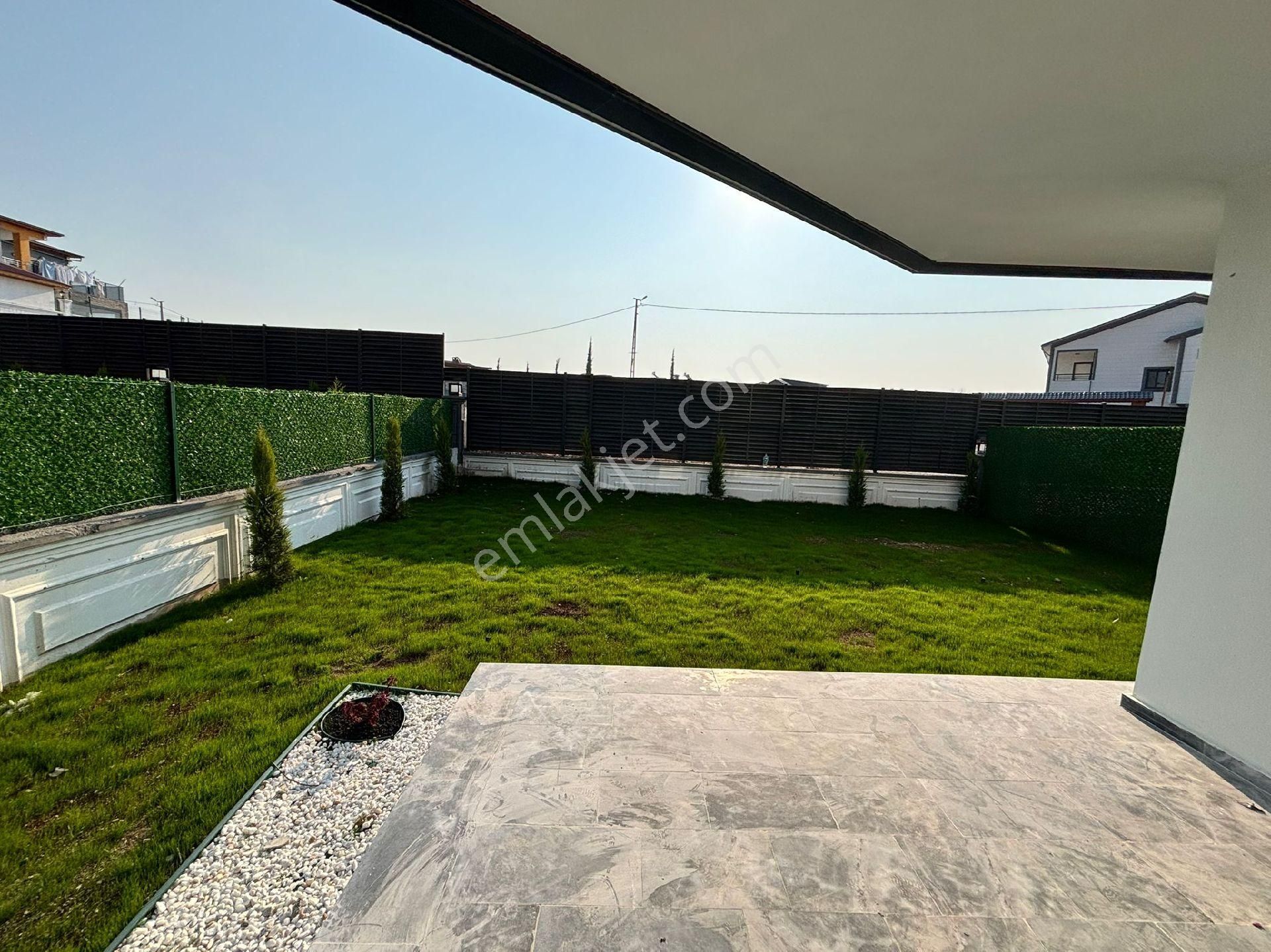 Çınarlıda Güvenlikli Site İçerisinde 5+1 Geniş Kiralık Villa - Görsel 33