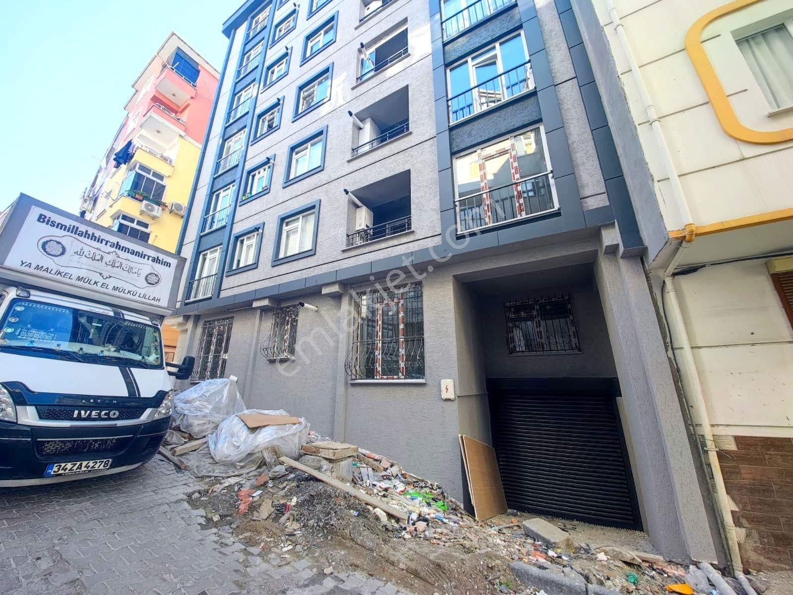 Yıldız Dan Hürriyette Metrobüse Yakın Sıfır Balknolu 2+1 Y-giriş Daire