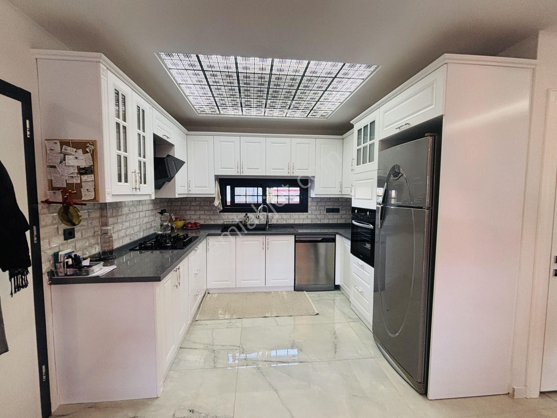 İzmir Seferihisar Cumhuriyet Mahallesi’nde 3+1 Müstakil Tripleks Yazlık Villa - Görsel 17