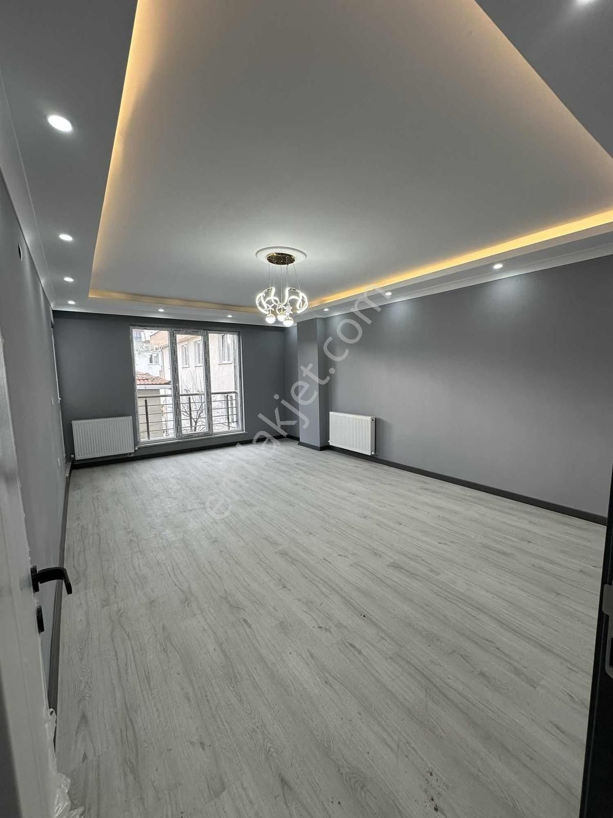 Kapaklı Bahçelievler De 3+1 Merkezi Yerde Otopark,ebeveyn Banyo - Görsel 3