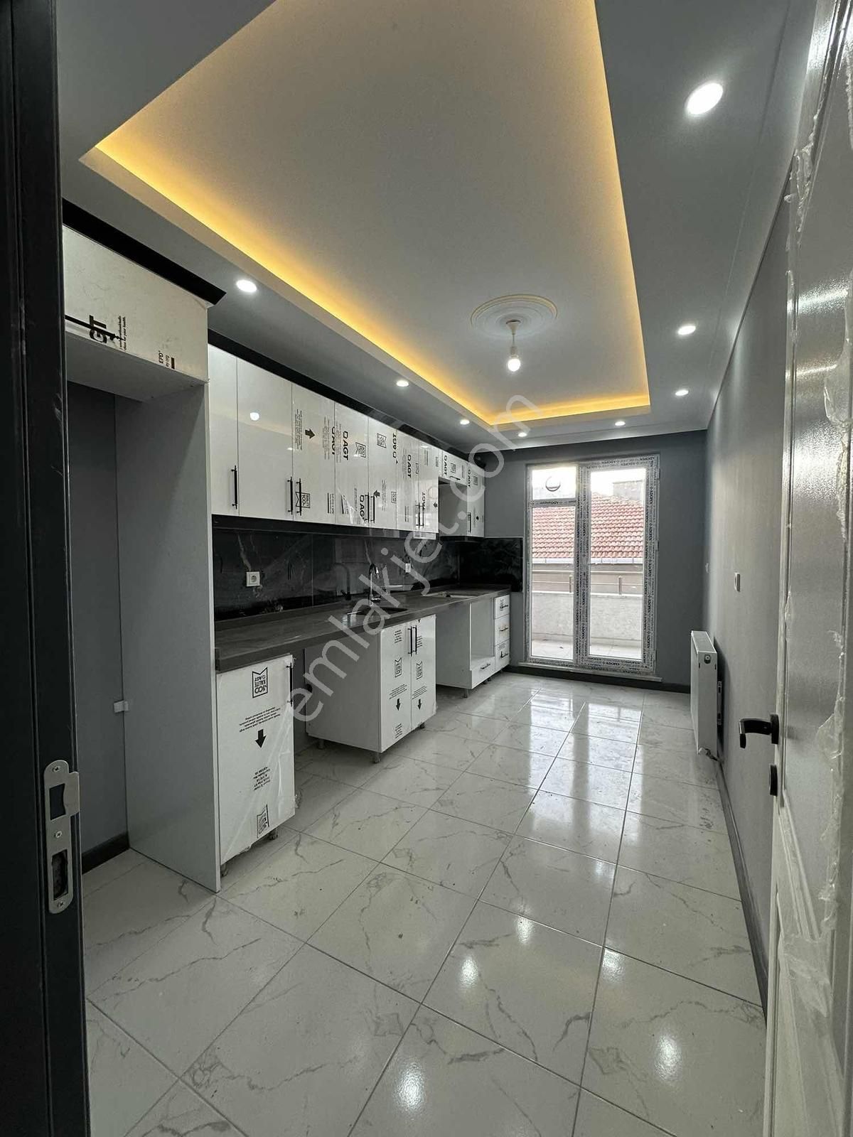 Kapaklı Bahçelievler De 3+1 Merkezi Yerde Otopark,ebeveyn Banyo - Görsel 21