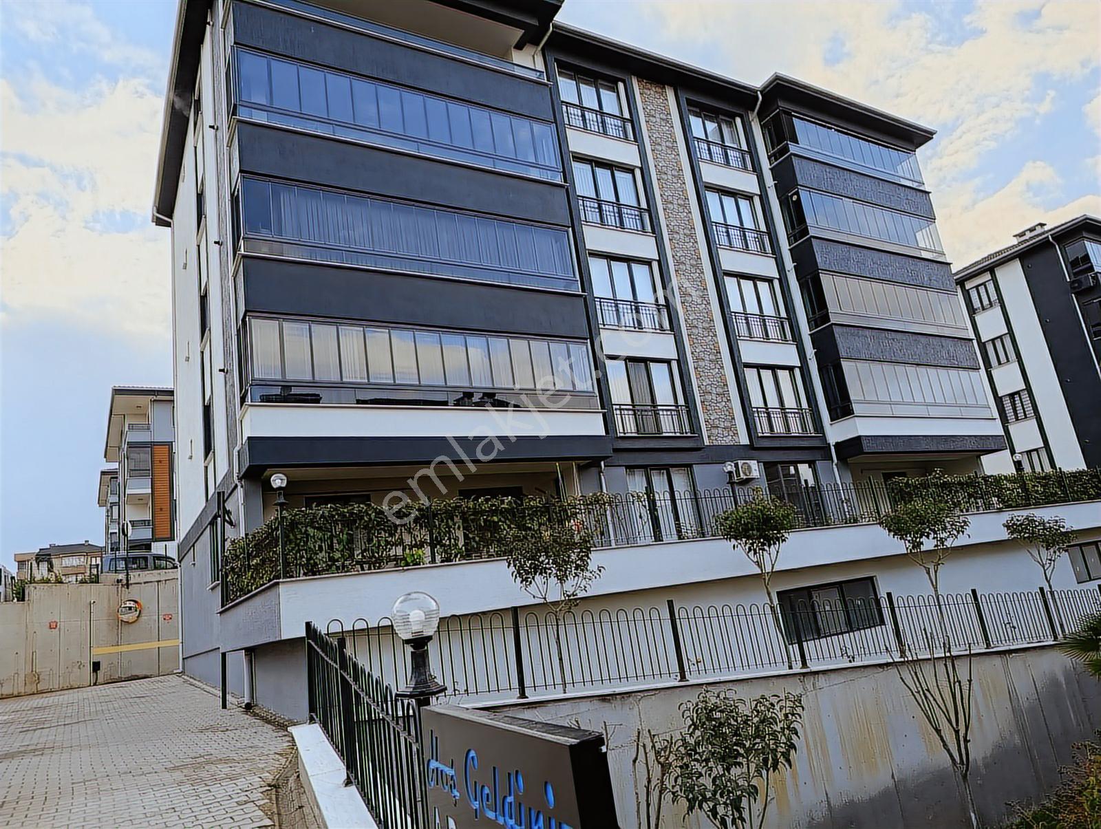 Kariyergayrimenul'den Ultralüks Siteiçi Arakat Kiralık Daire