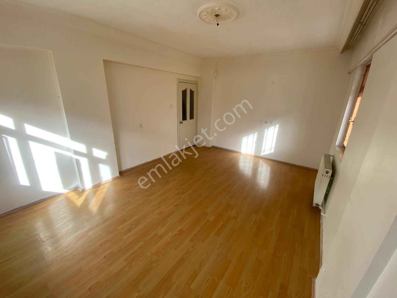 Plevne Mahallesinde 3+1 Katta Satılık Daire - Görsel 5