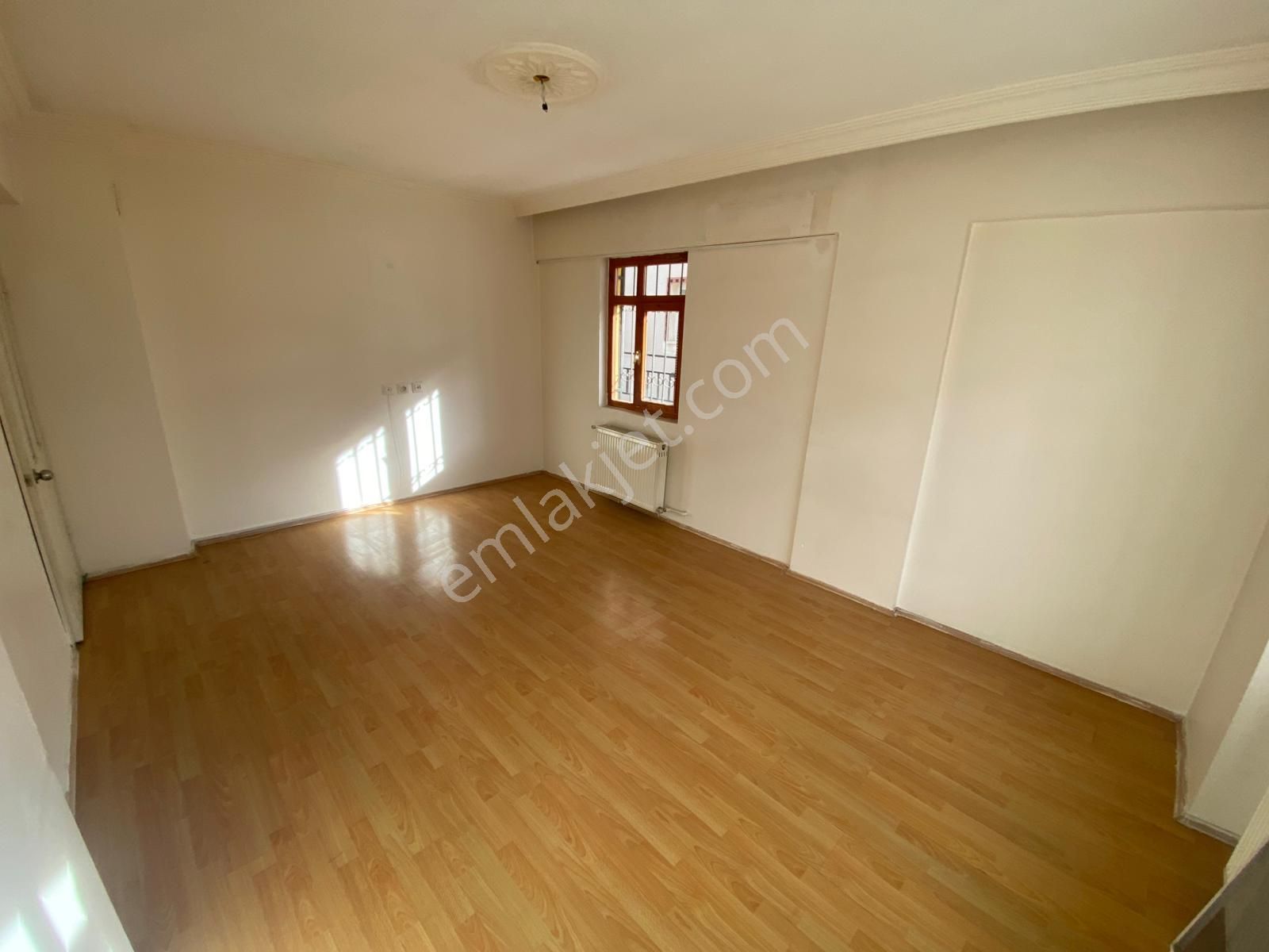 Plevne Mahallesinde 3+1 Katta Satılık Daire - Görsel 3